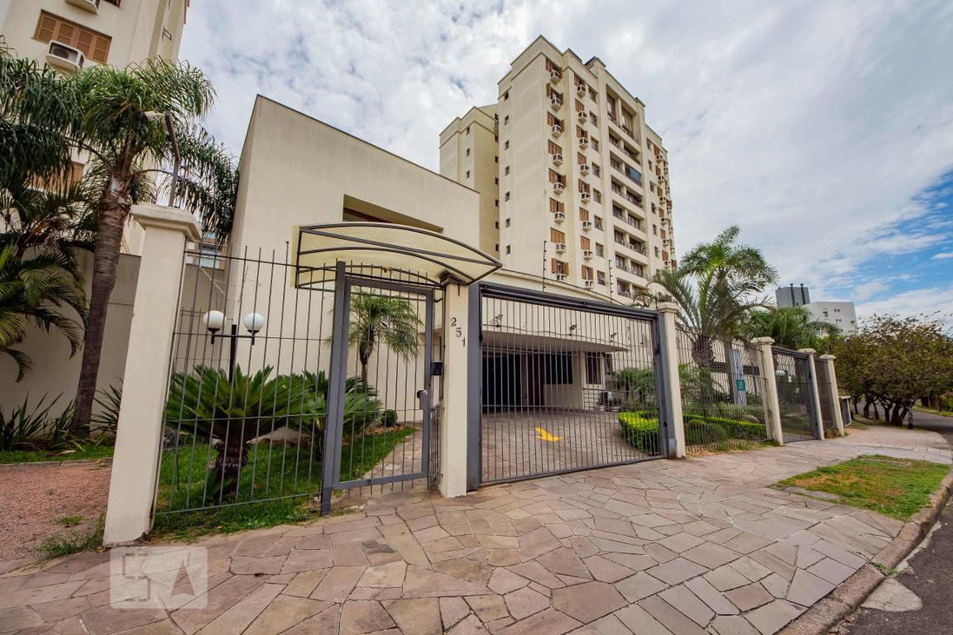 Fachada do Condomínio Condomínio Vista Alegre