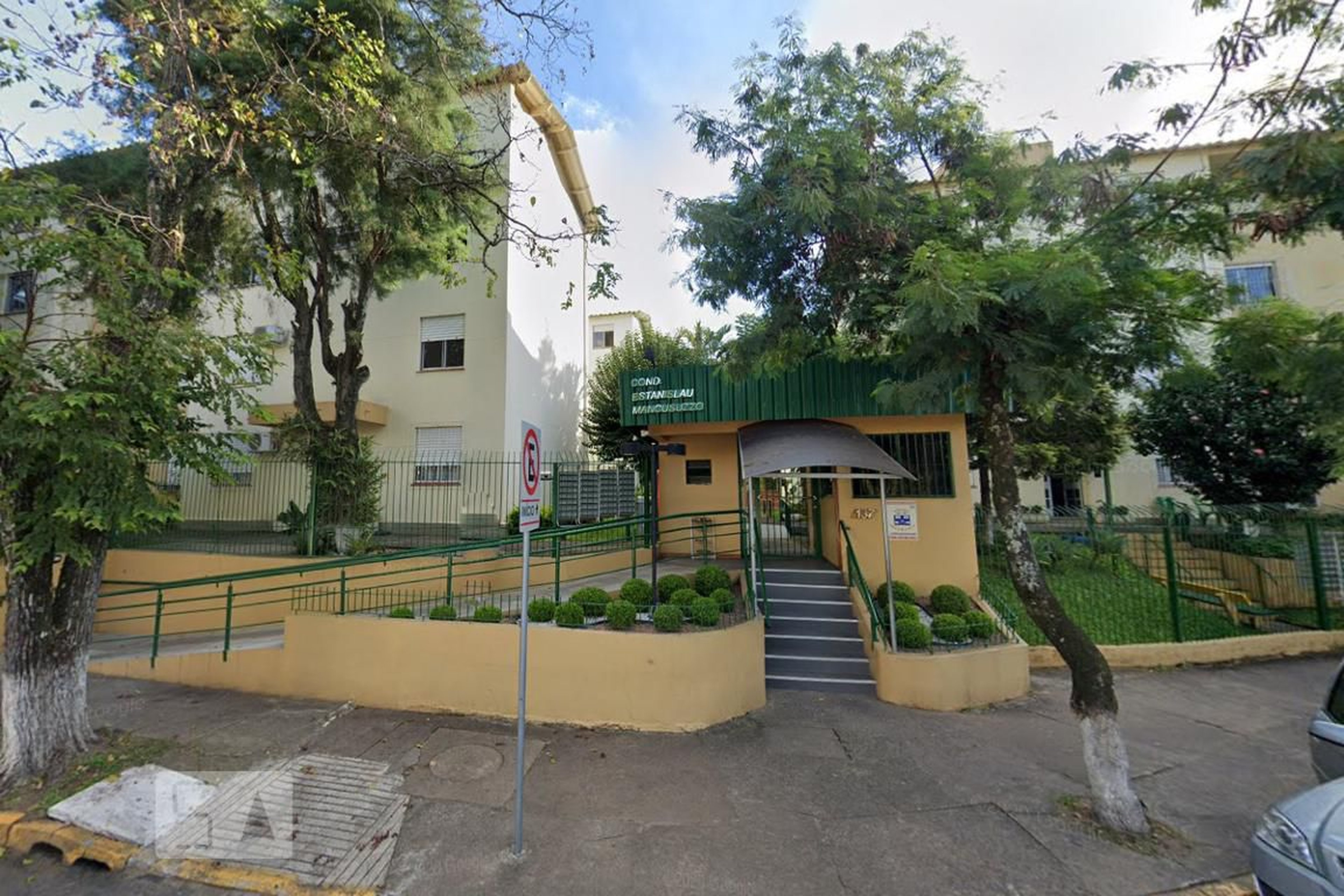 Fachada do Condomínio Condomínio em Rua João Nunes da Silva, 241