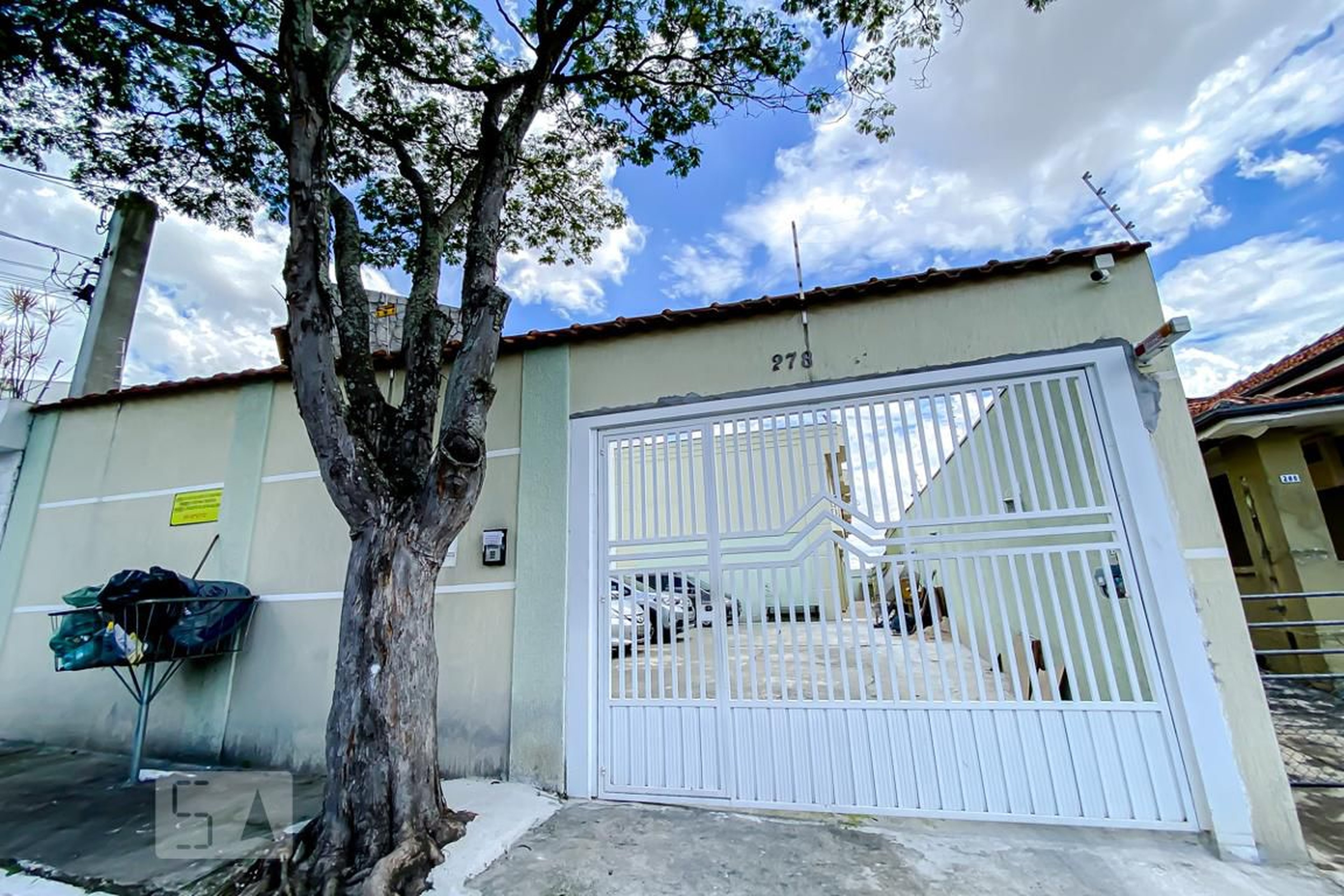 Fachada Condomínio em Rua Augusto Ostergreen, 278