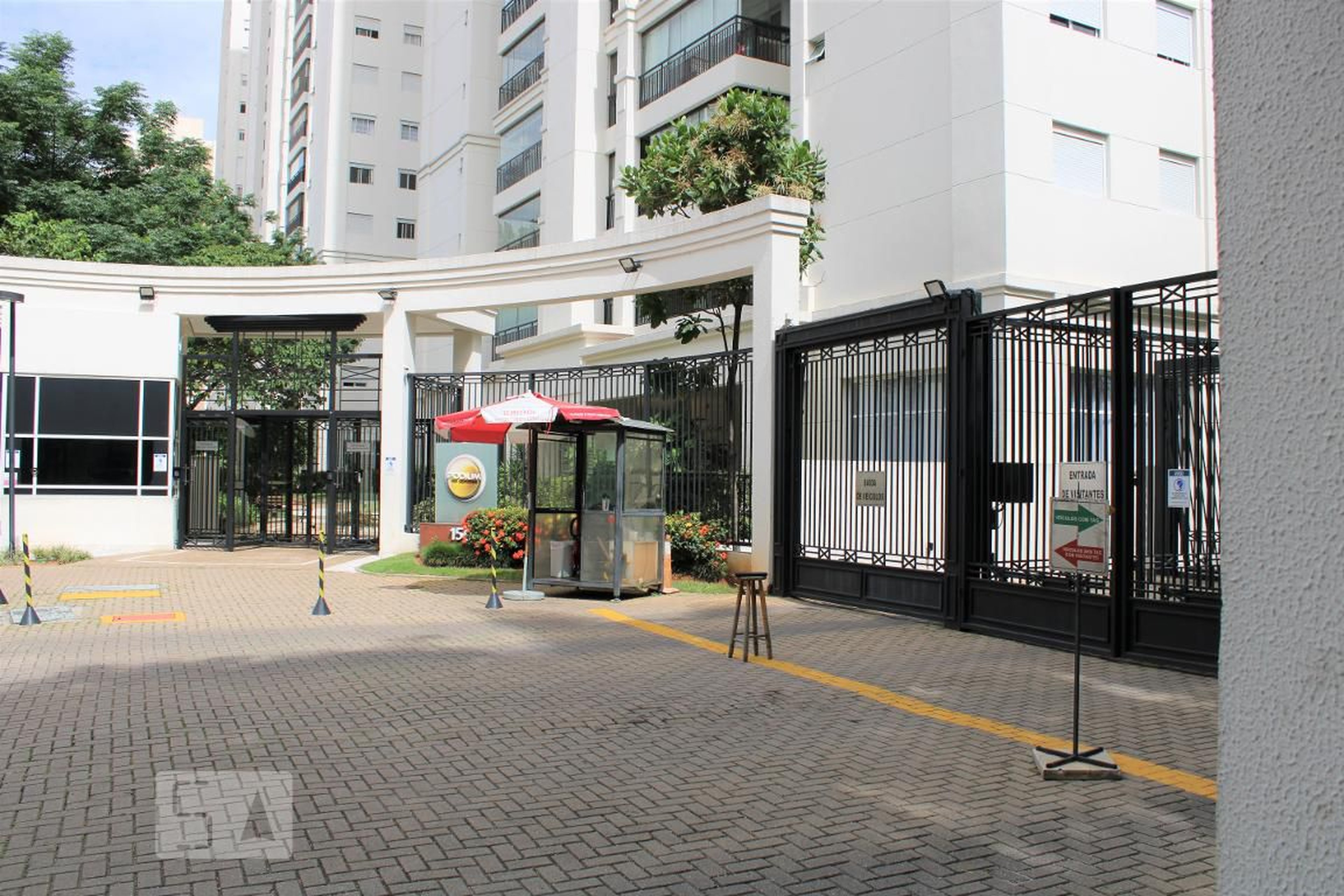 Fachada do Condomínio Condomínio em Rua Belchior de Azevedo, 155