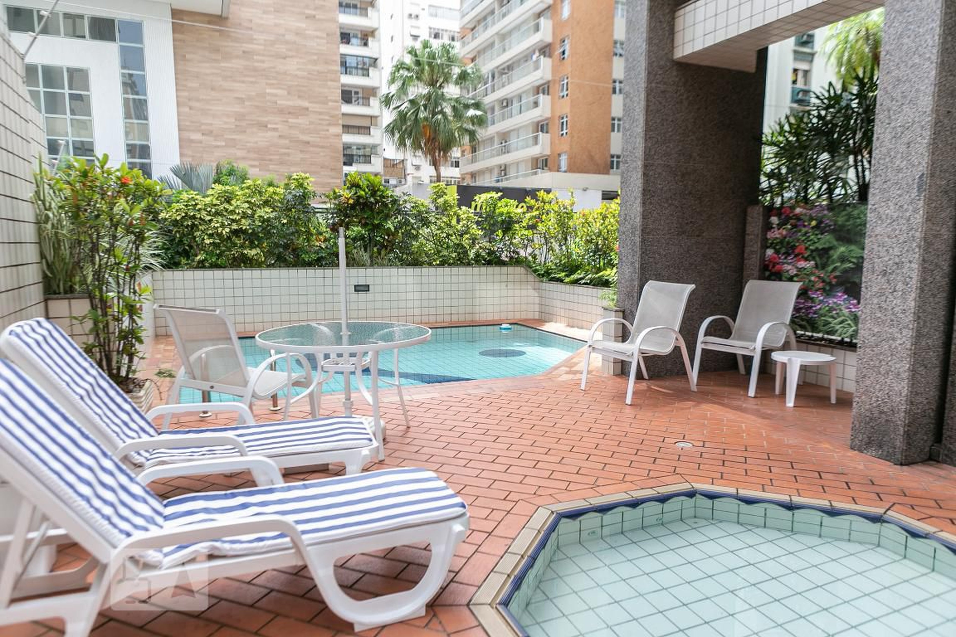 Piscina - Edifício Maison Goya