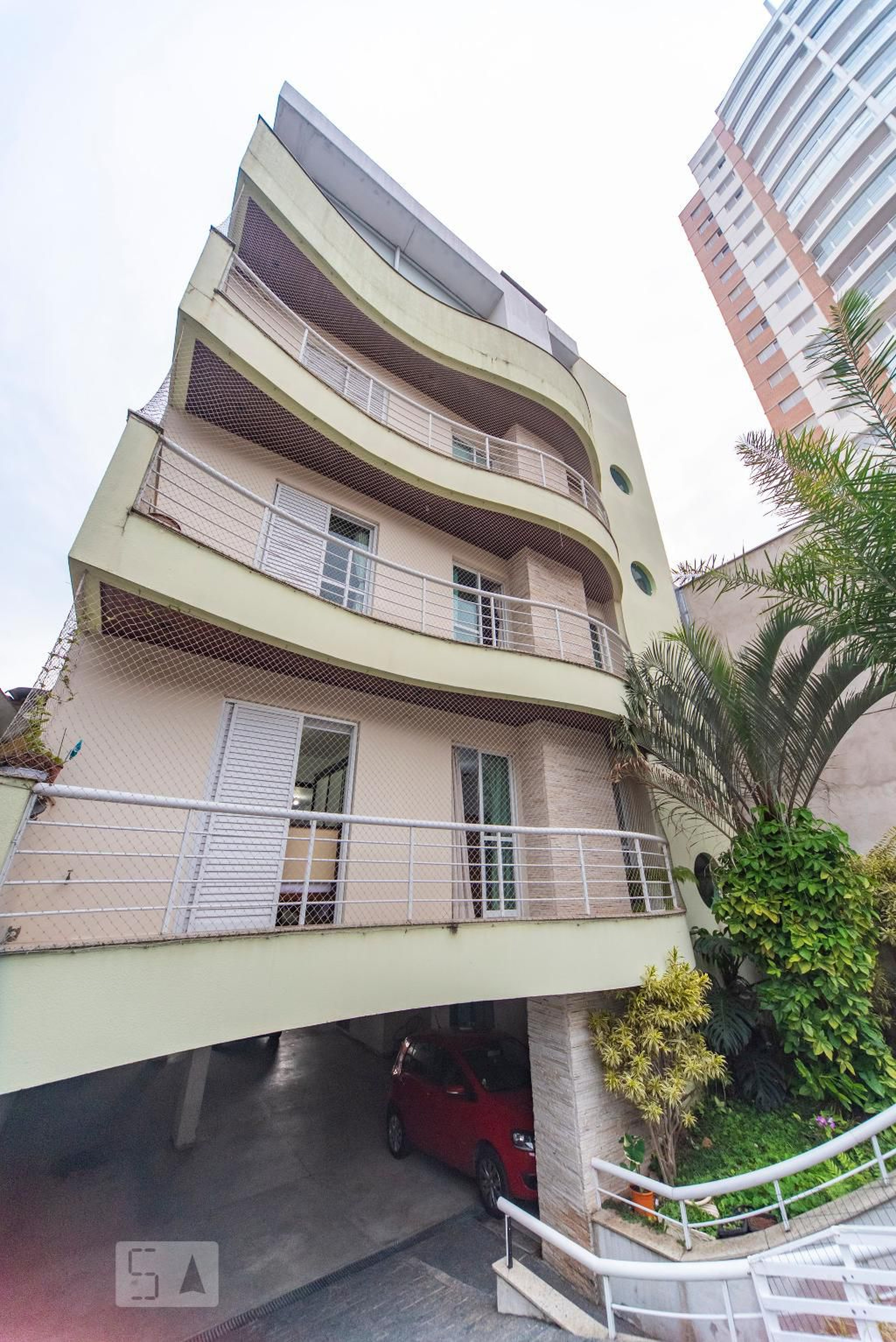 Fachada Condomínio em Rua Donatelo, 83