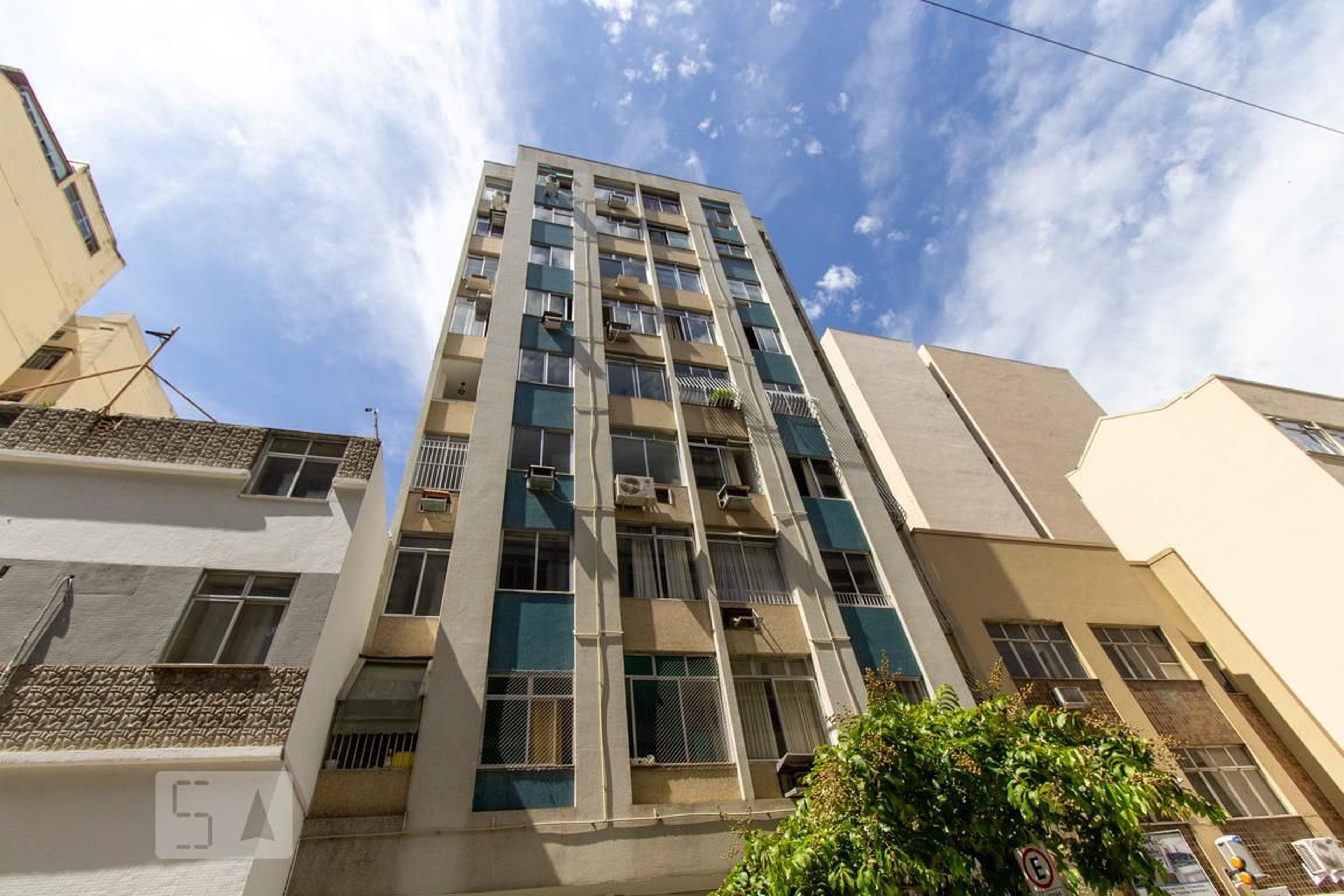 Fachada Condomínio em Rua Correia Dutra, 147