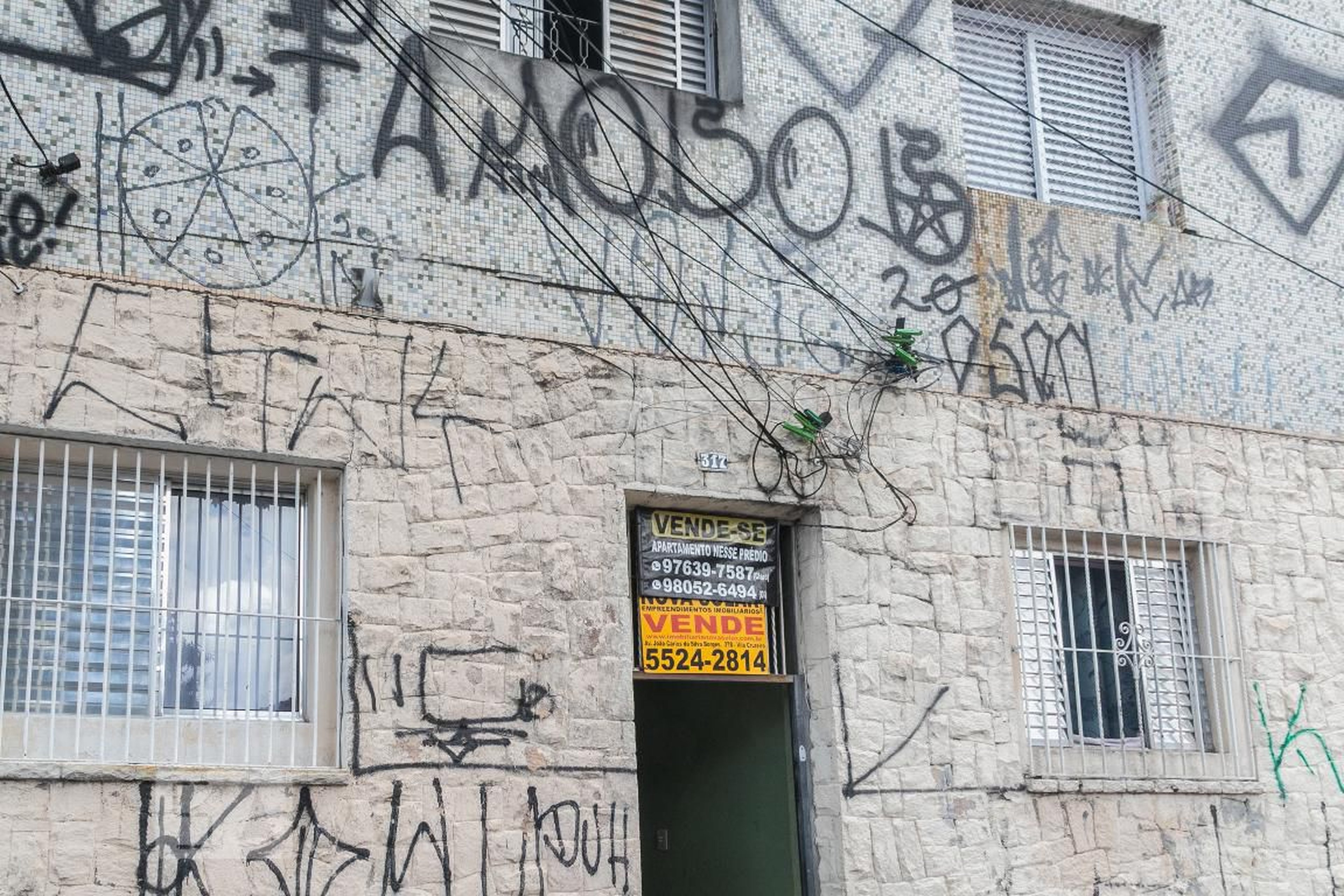 Fachada Condomínio em Rua Ada Negri, 317