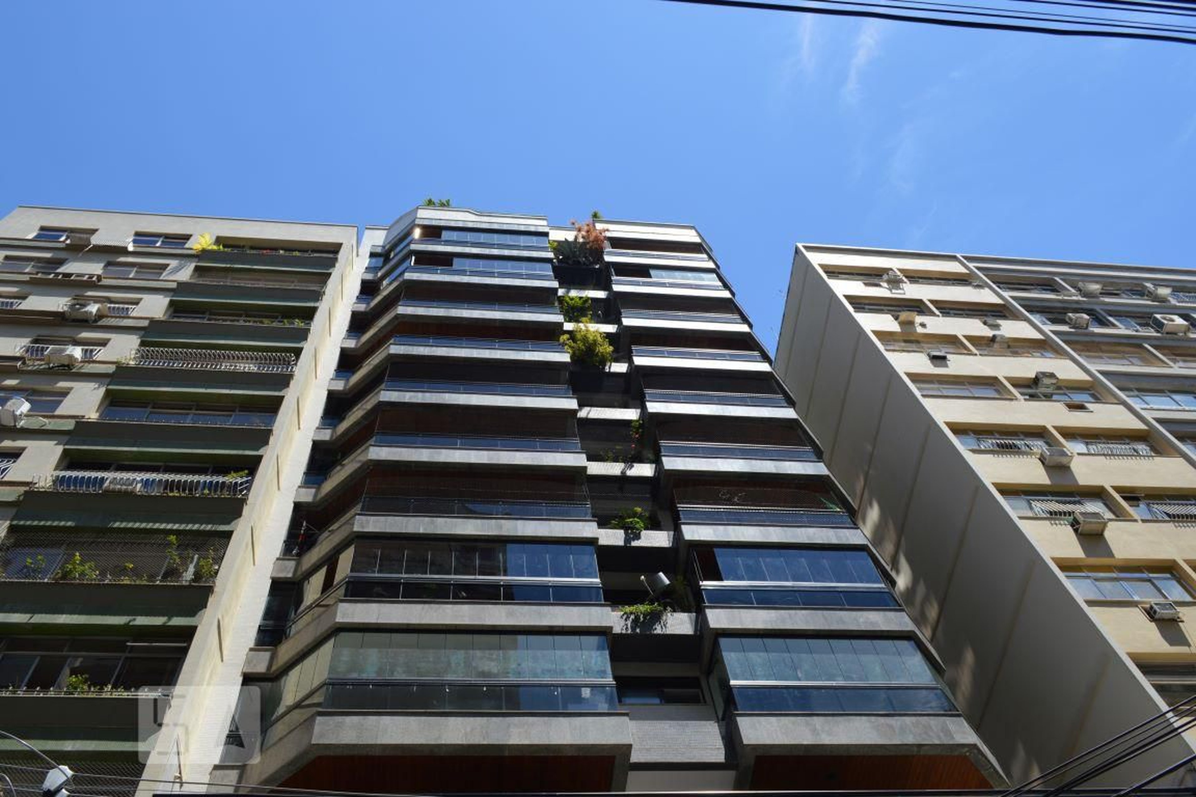 Fachada Condomínio em Rua Mariz e Barros, 24