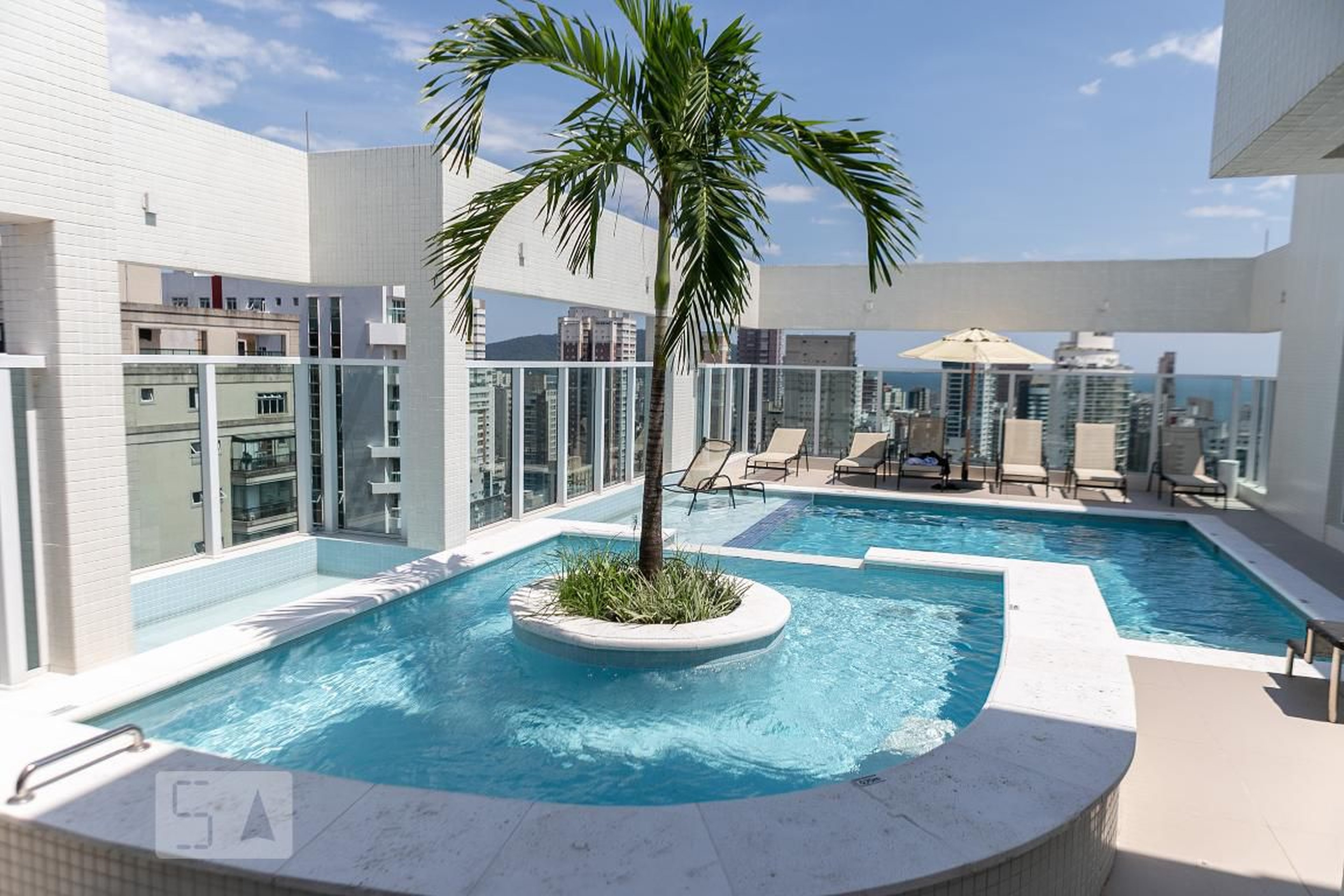 Piscina - Edifico Revenea