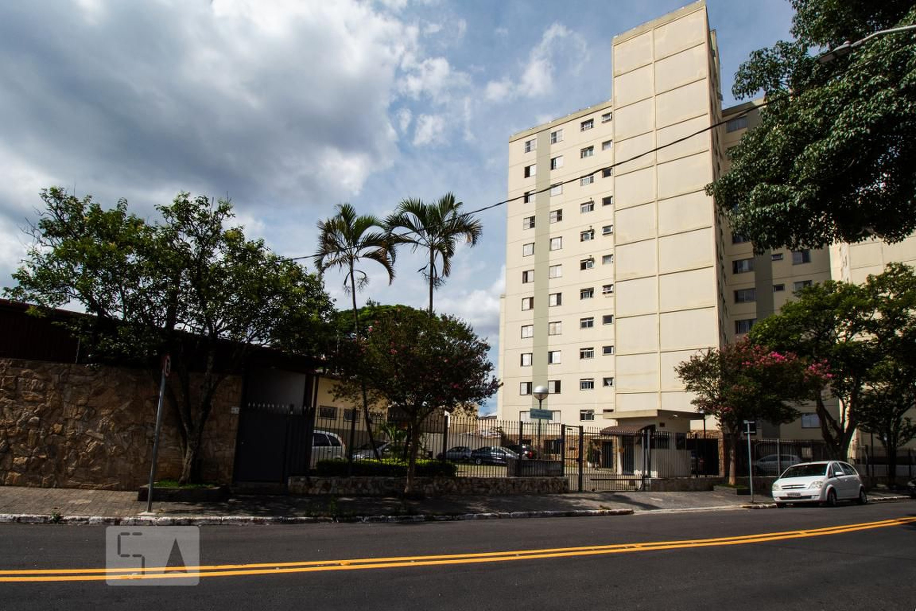 Fachada Condomínio em Rua Pereira da Nóbrega, 151