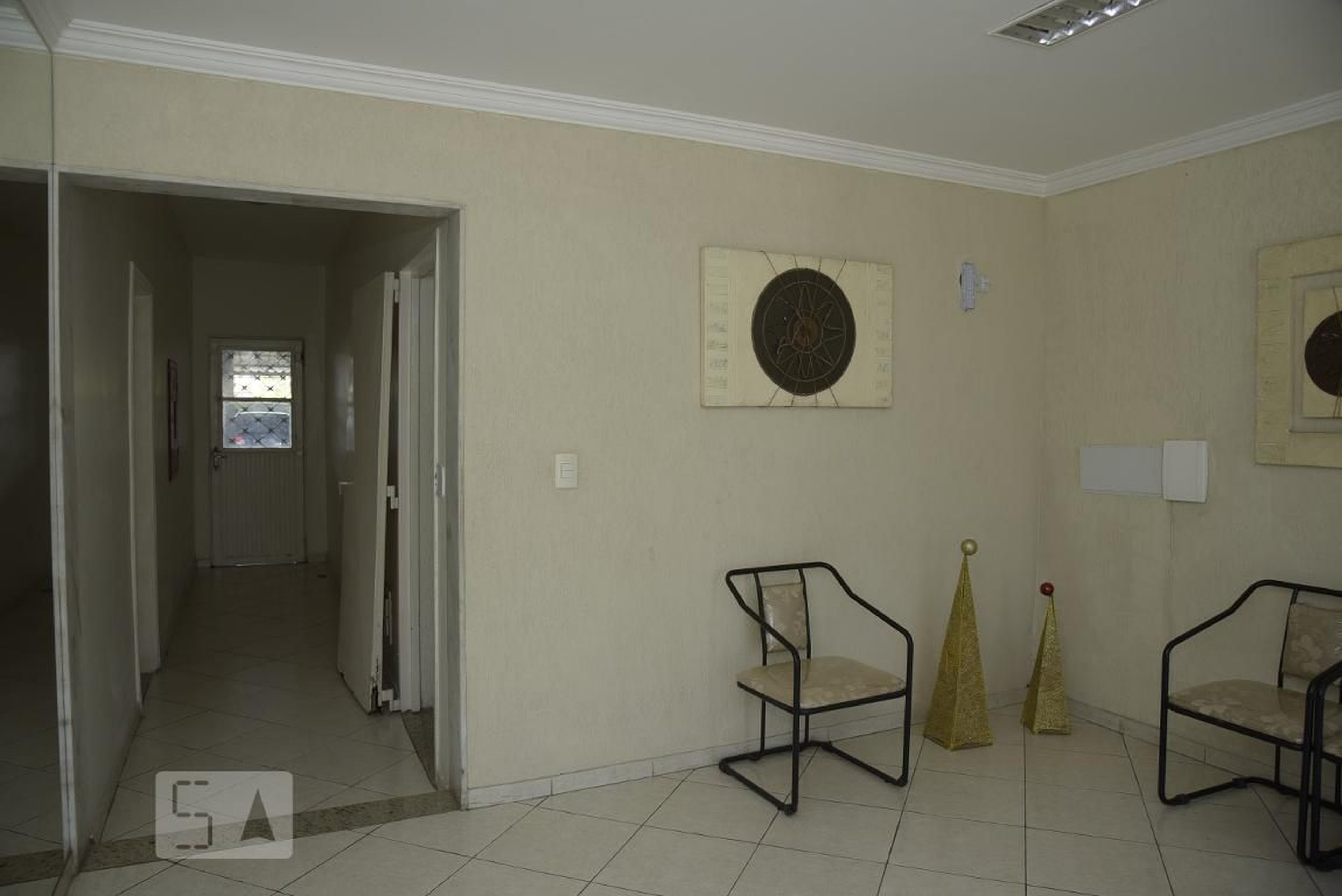 Hall de Entrada Condomínio em Rua Ati, 55