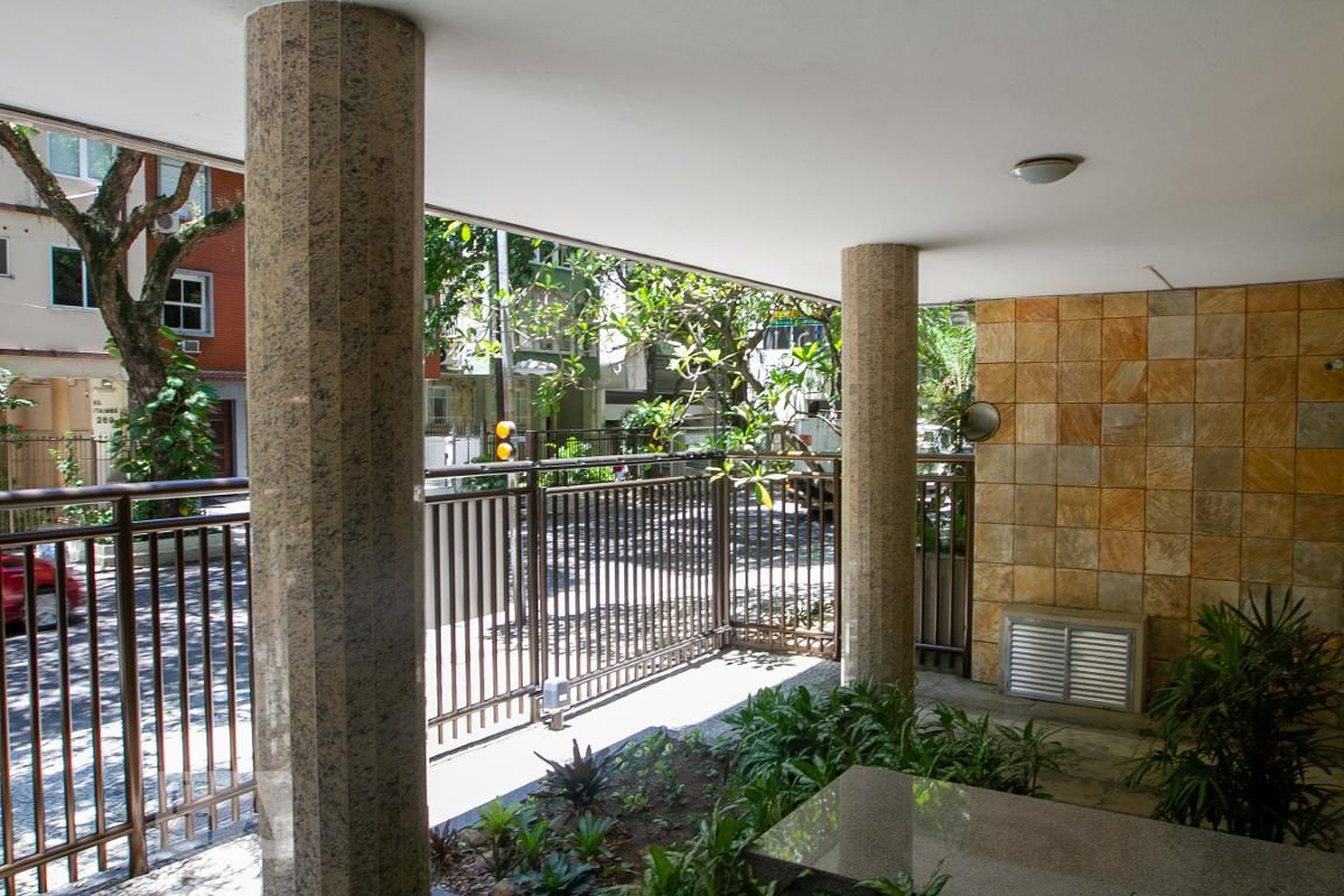 Entrada do Prédio - Edifício Alia Cury