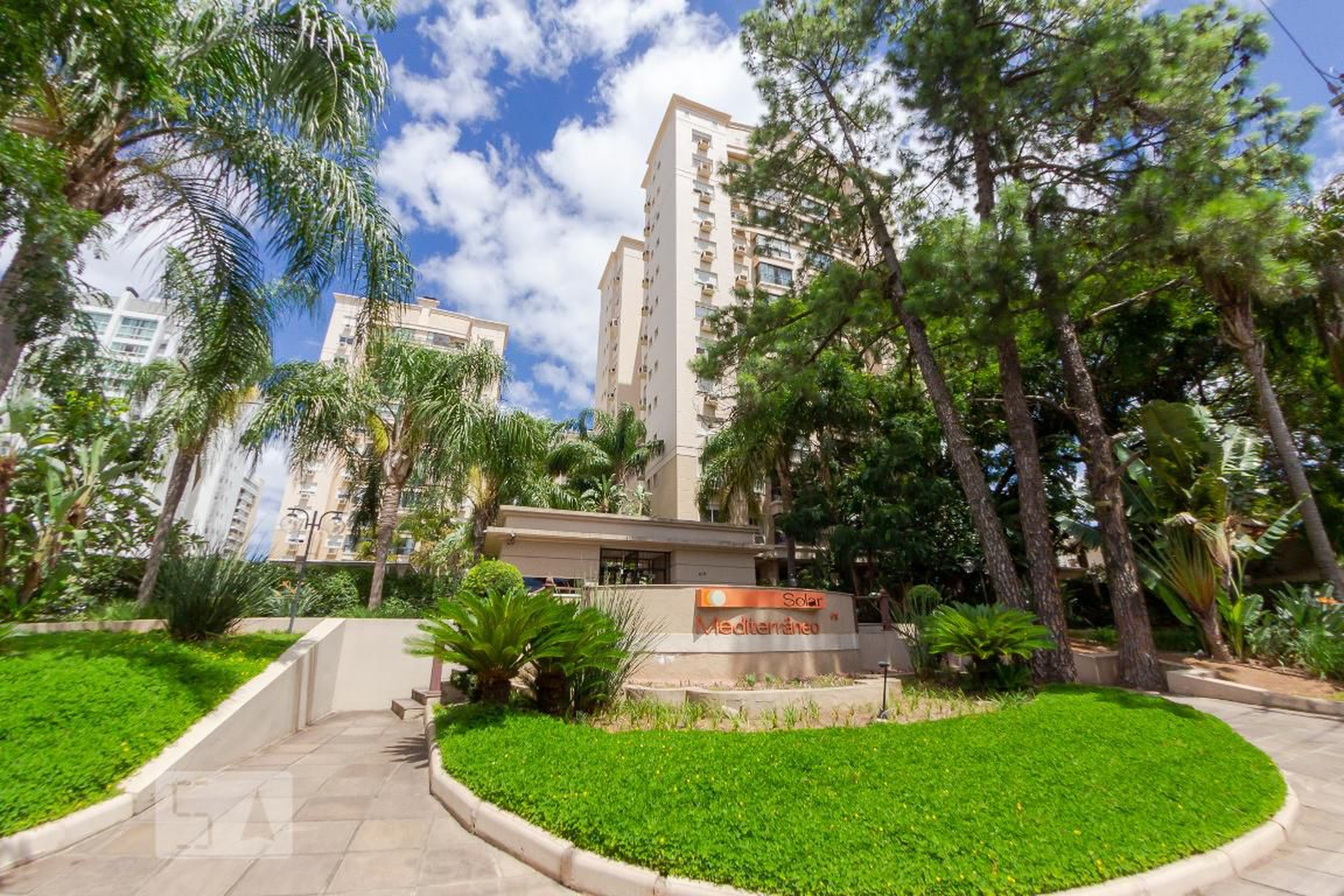 Fachada do Condomínio Condomínio Solar Mediterrâneo