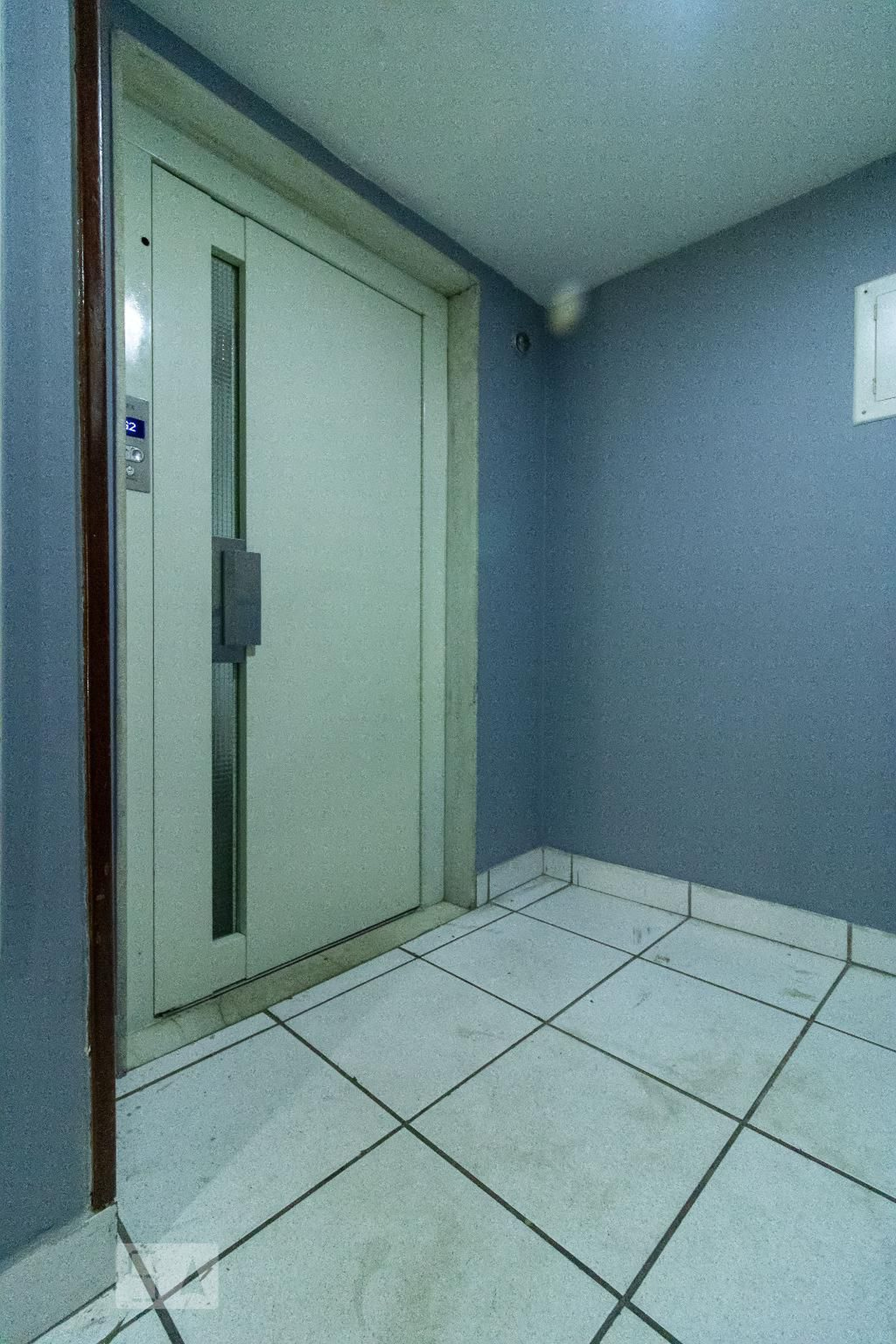 Elevador - Edifício Solar São Francisco Xavier