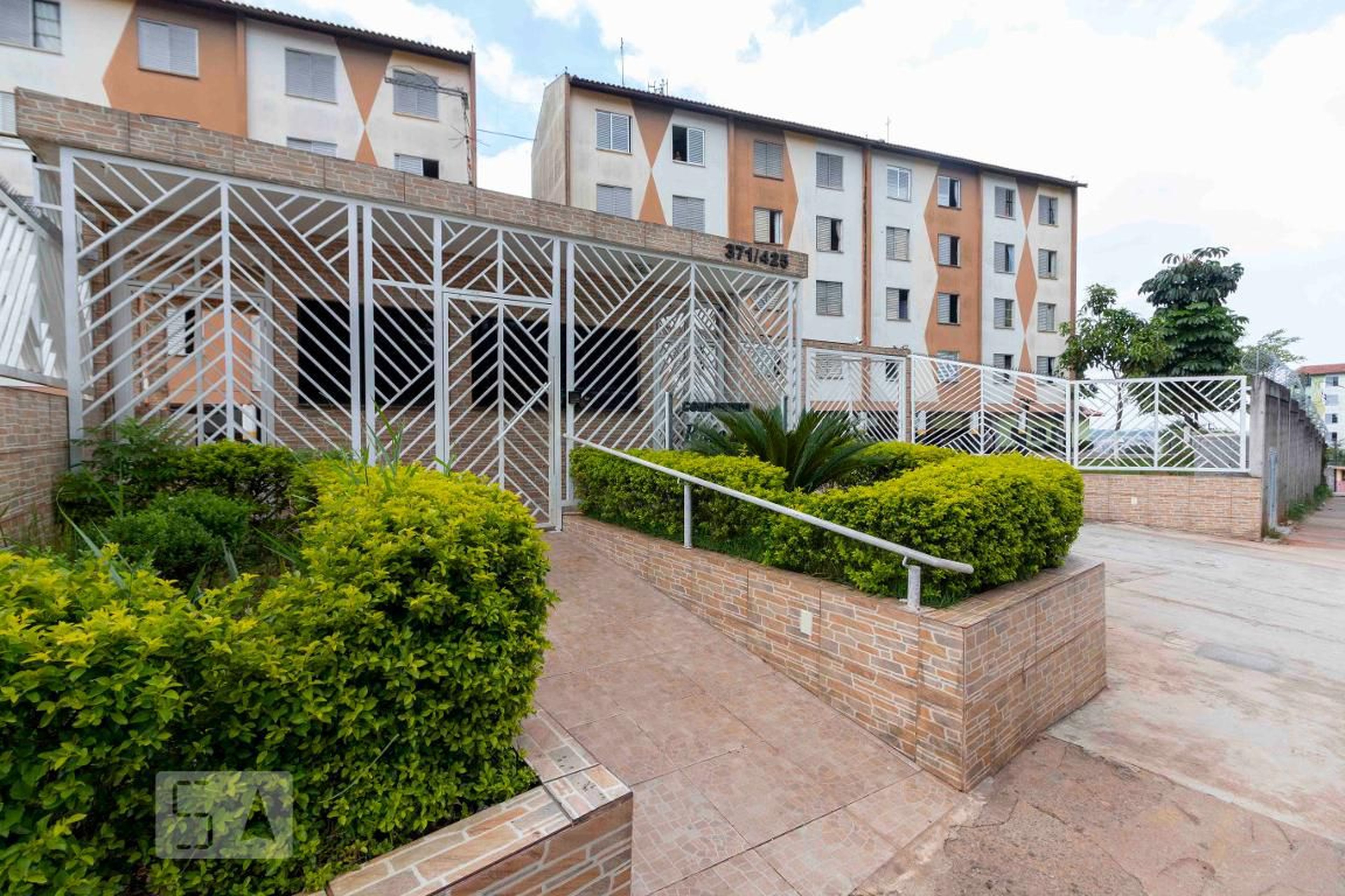 Fachada Condomínio em Rua Augustin Luberti, 425