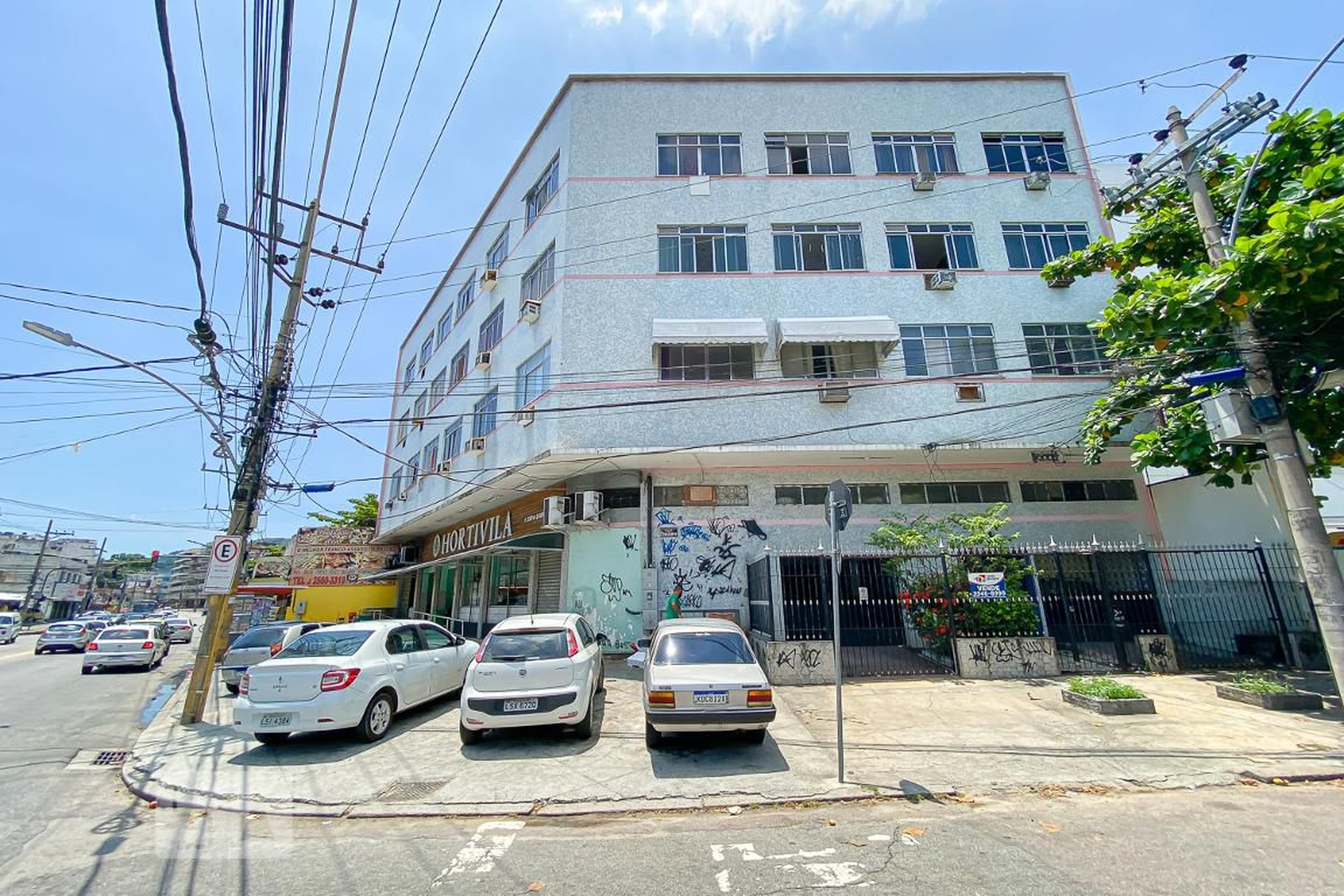 Fachada do Prédio Condomínio em Rua da Coragem, 3