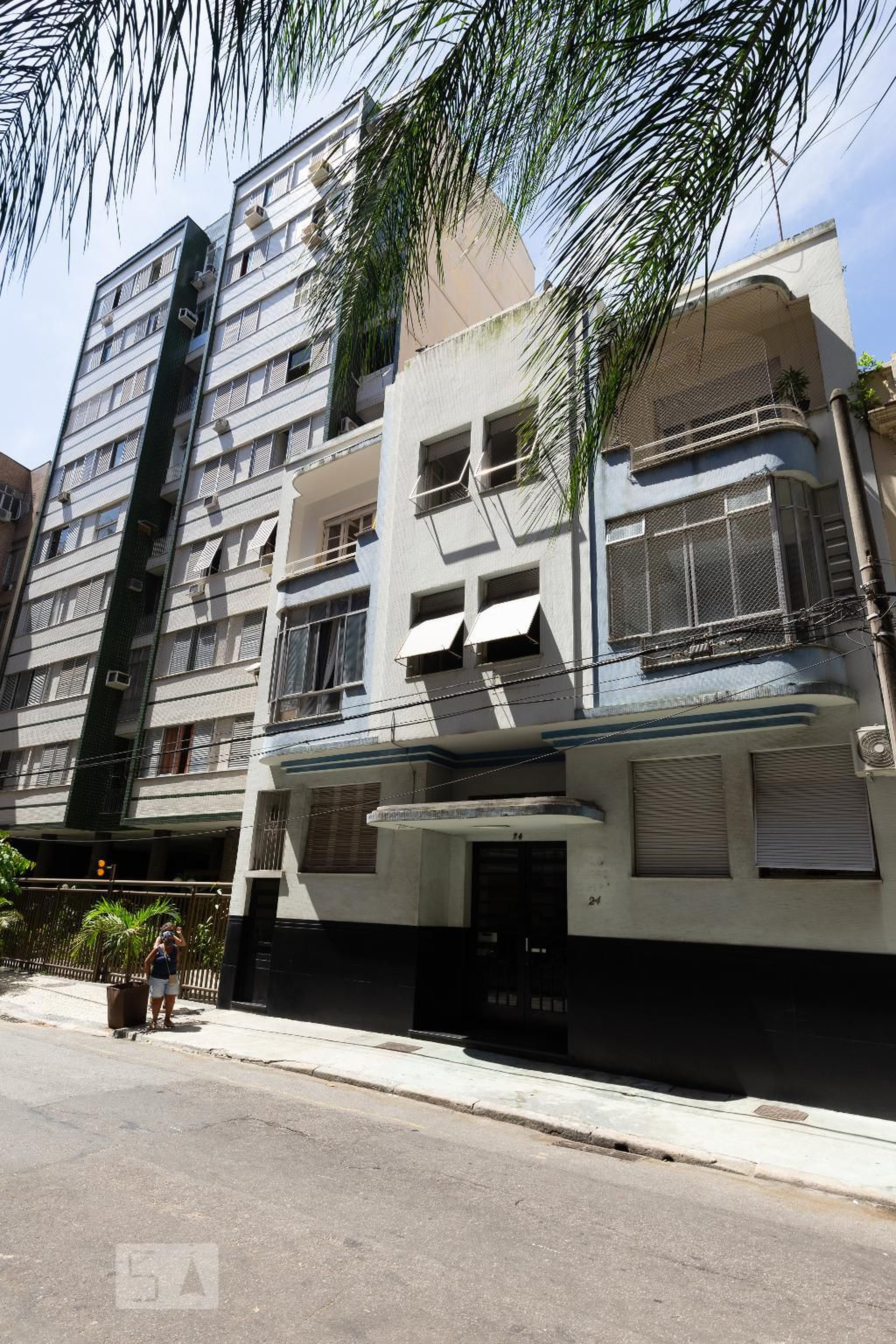 Fachada Condomínio em Rua Correia Dutra, 24