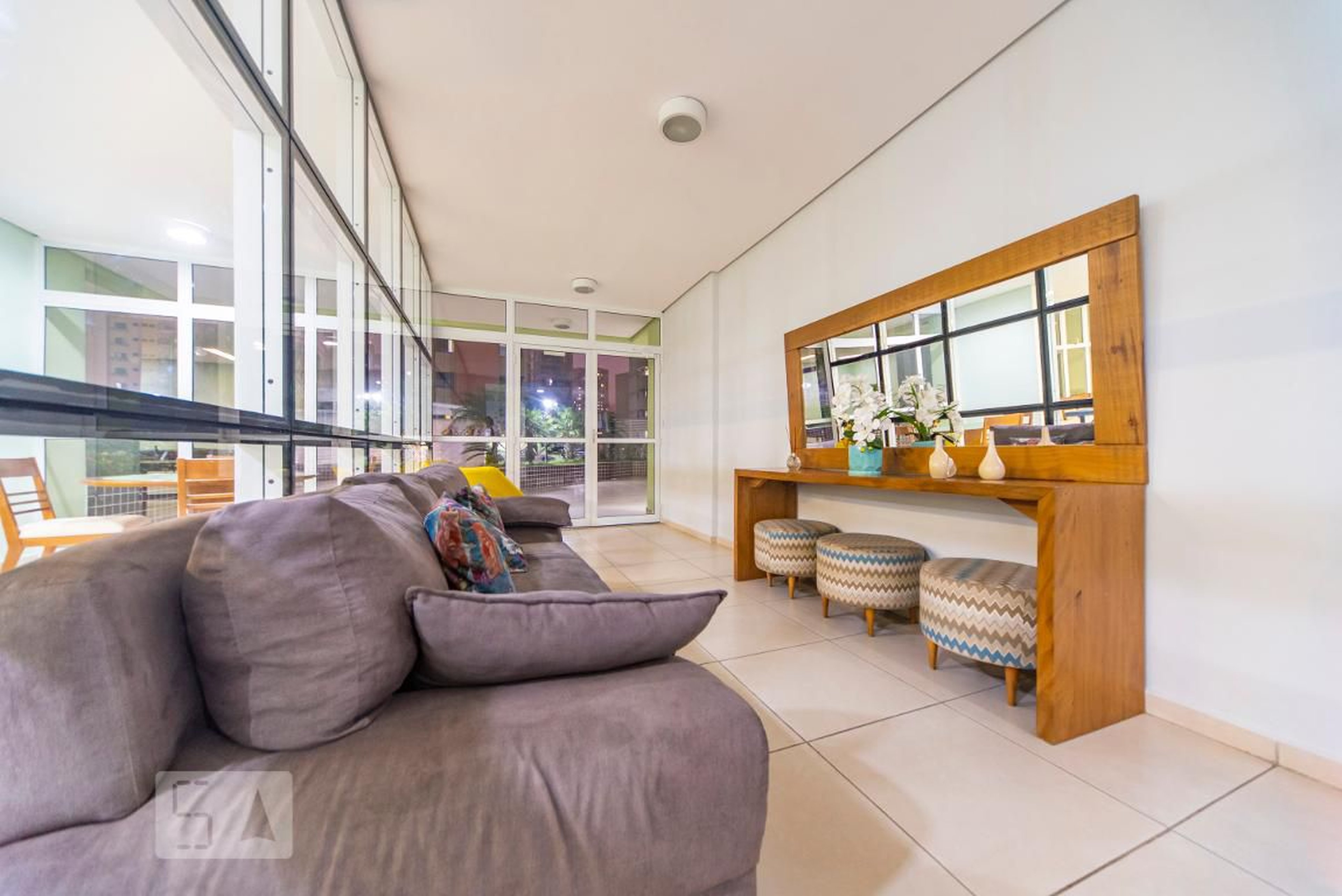 Hall de Entrada Condomínio em Rua Catequese, 1084