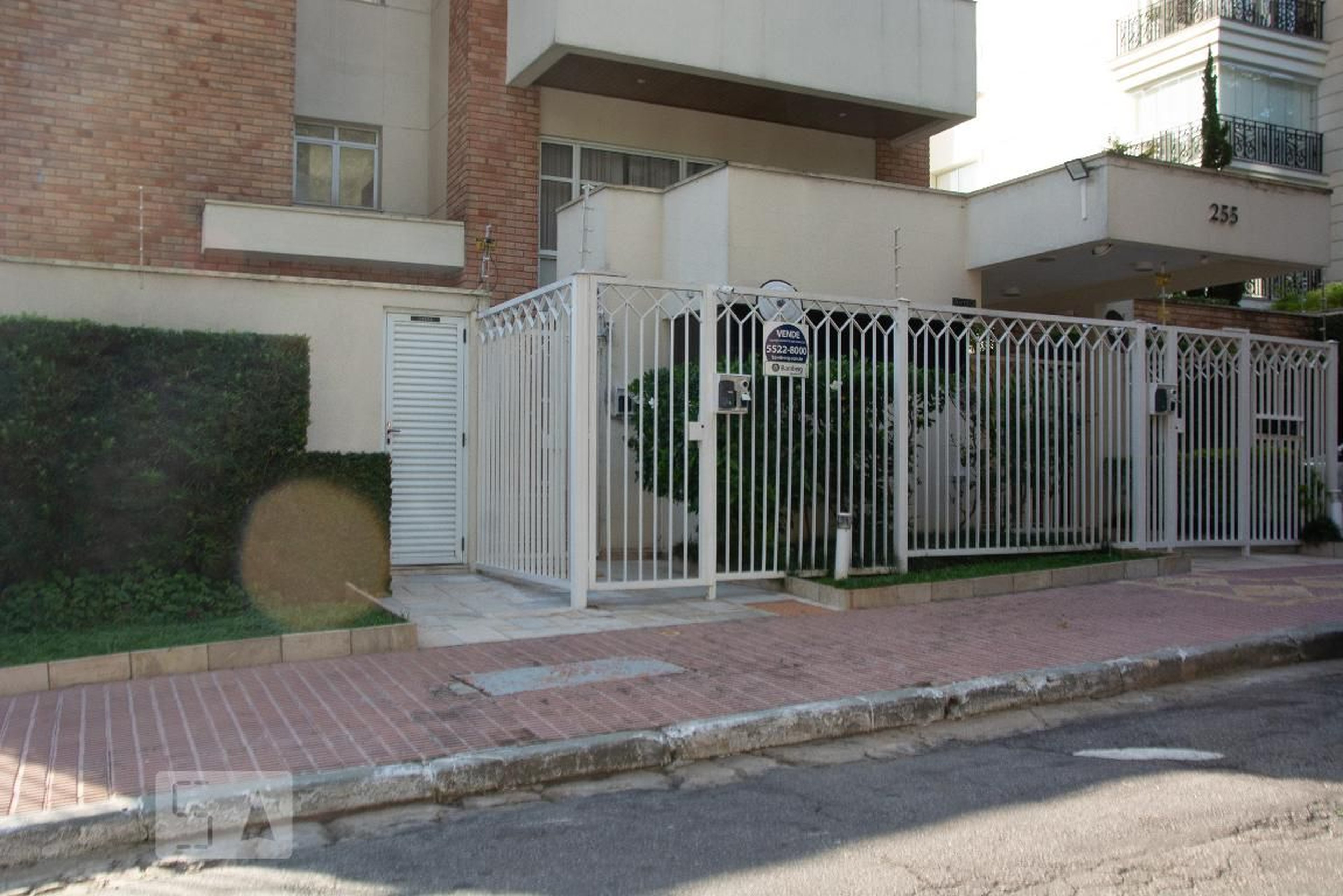 Fachada Condomínio Les Alpes