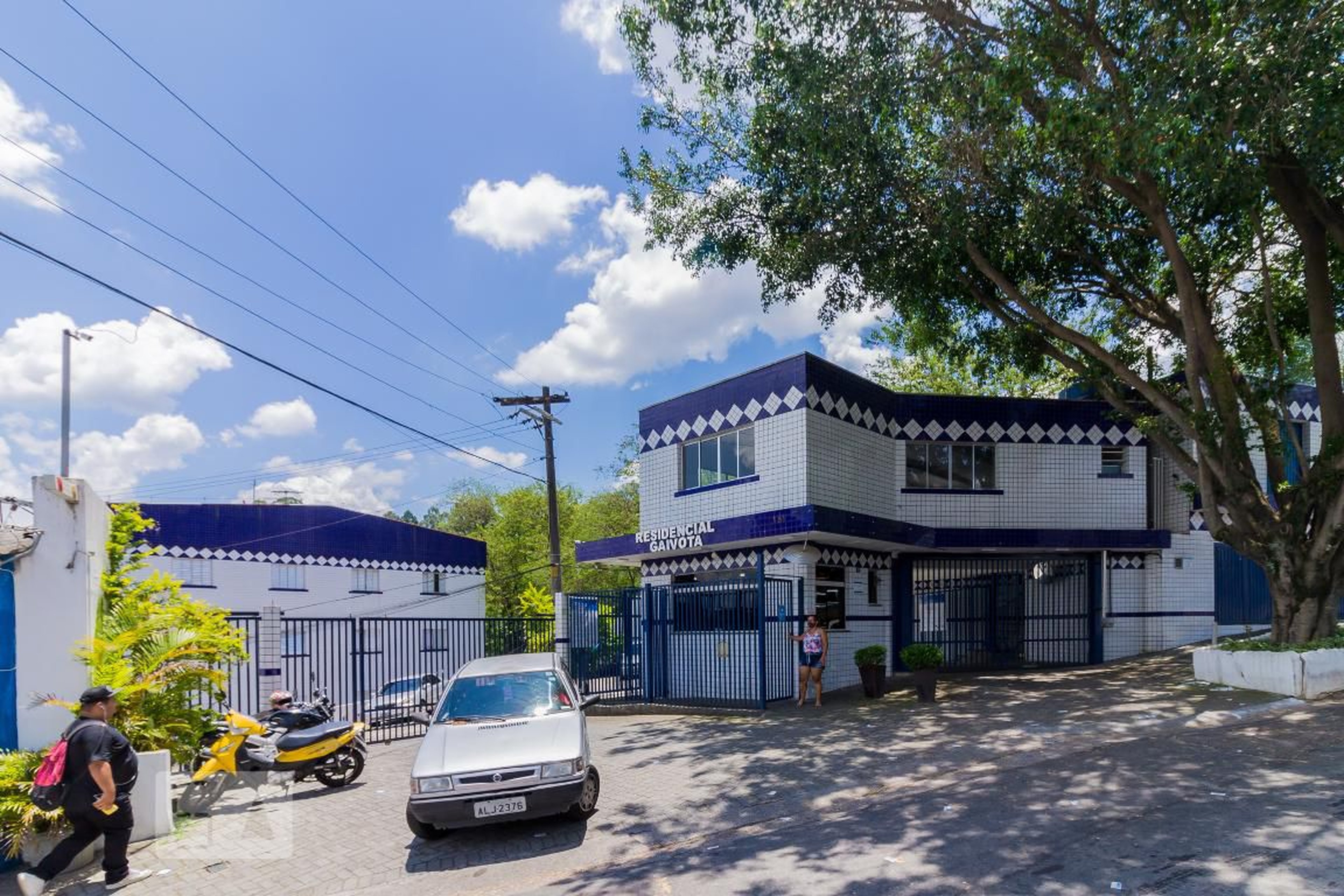 Fachada do Condomínio Condomínio em Avenida Gaivota Preta, 155