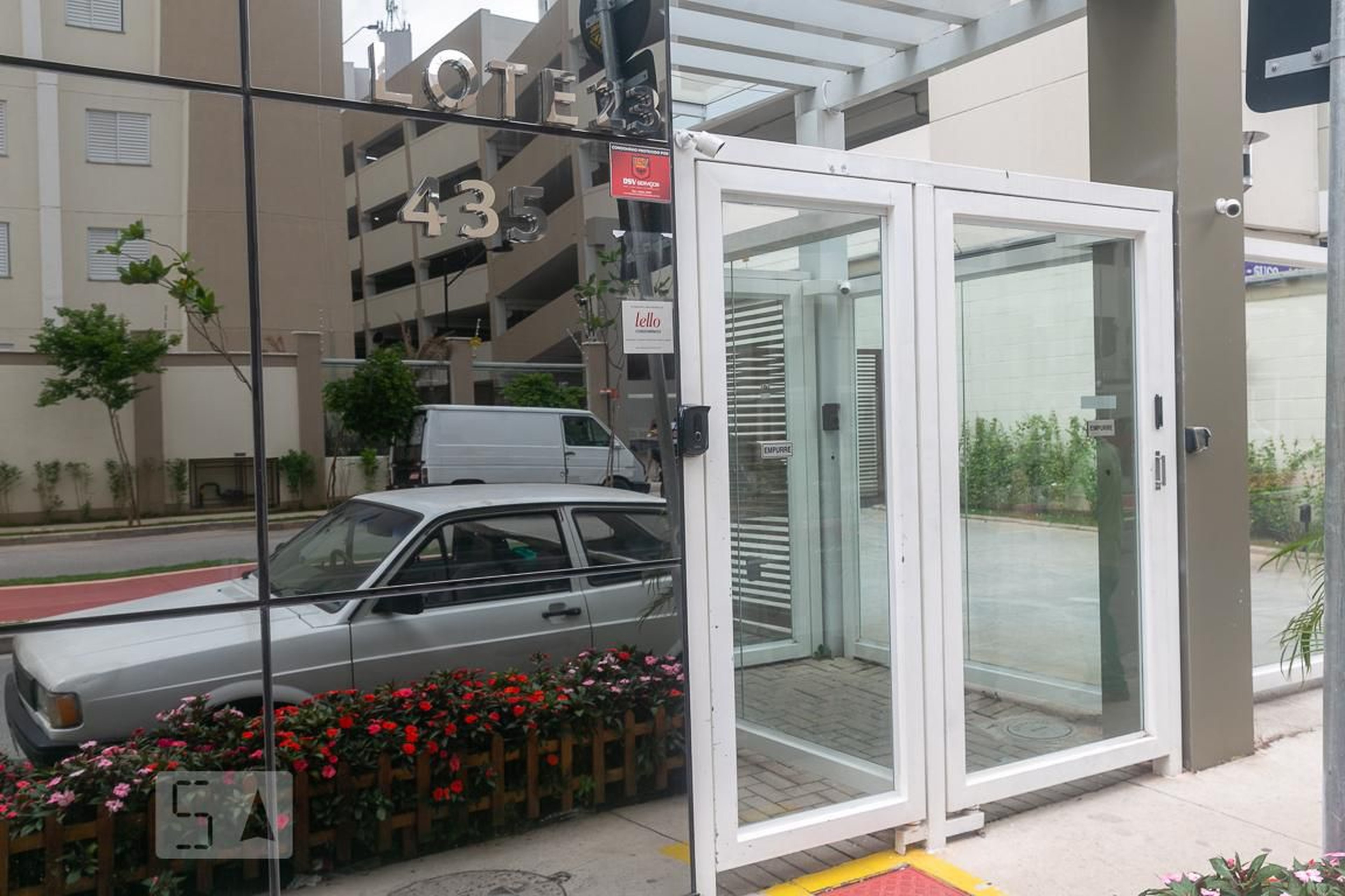 Fachada do Condomínio Condomínio Bosque Maia