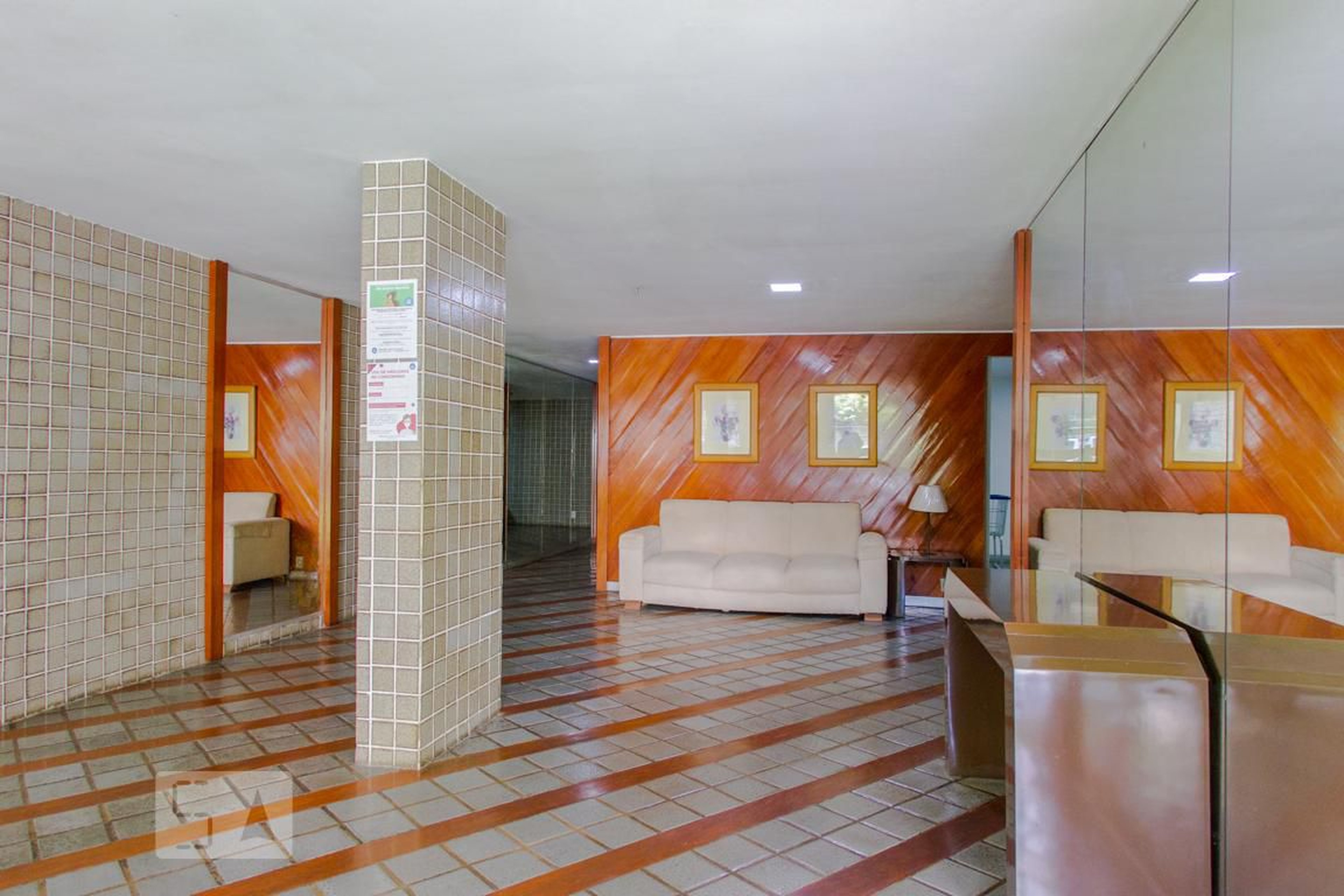 Hall de Entrada - Edifício Ângelo Agostini