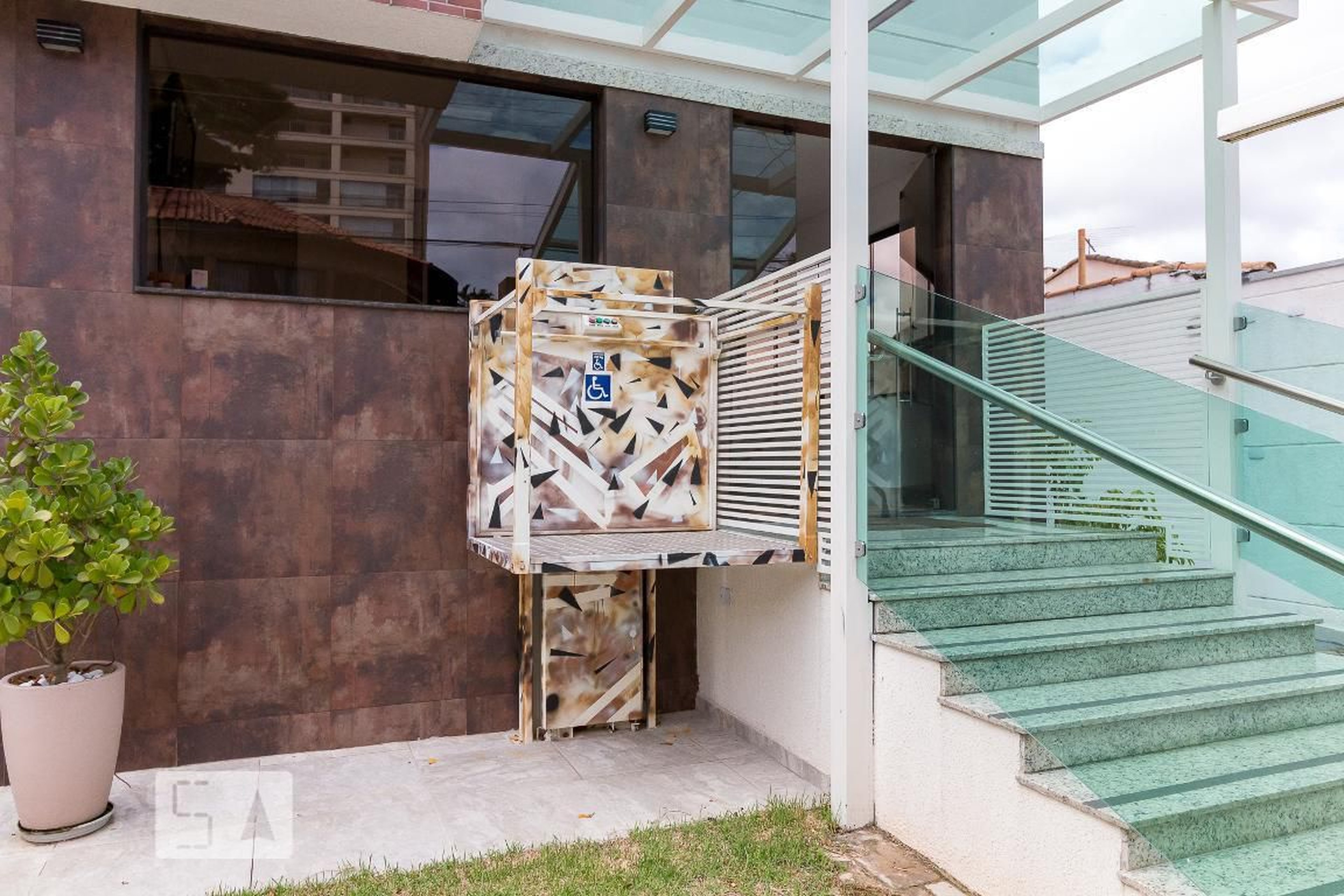 Entrada - Edifício Esquina do Sol