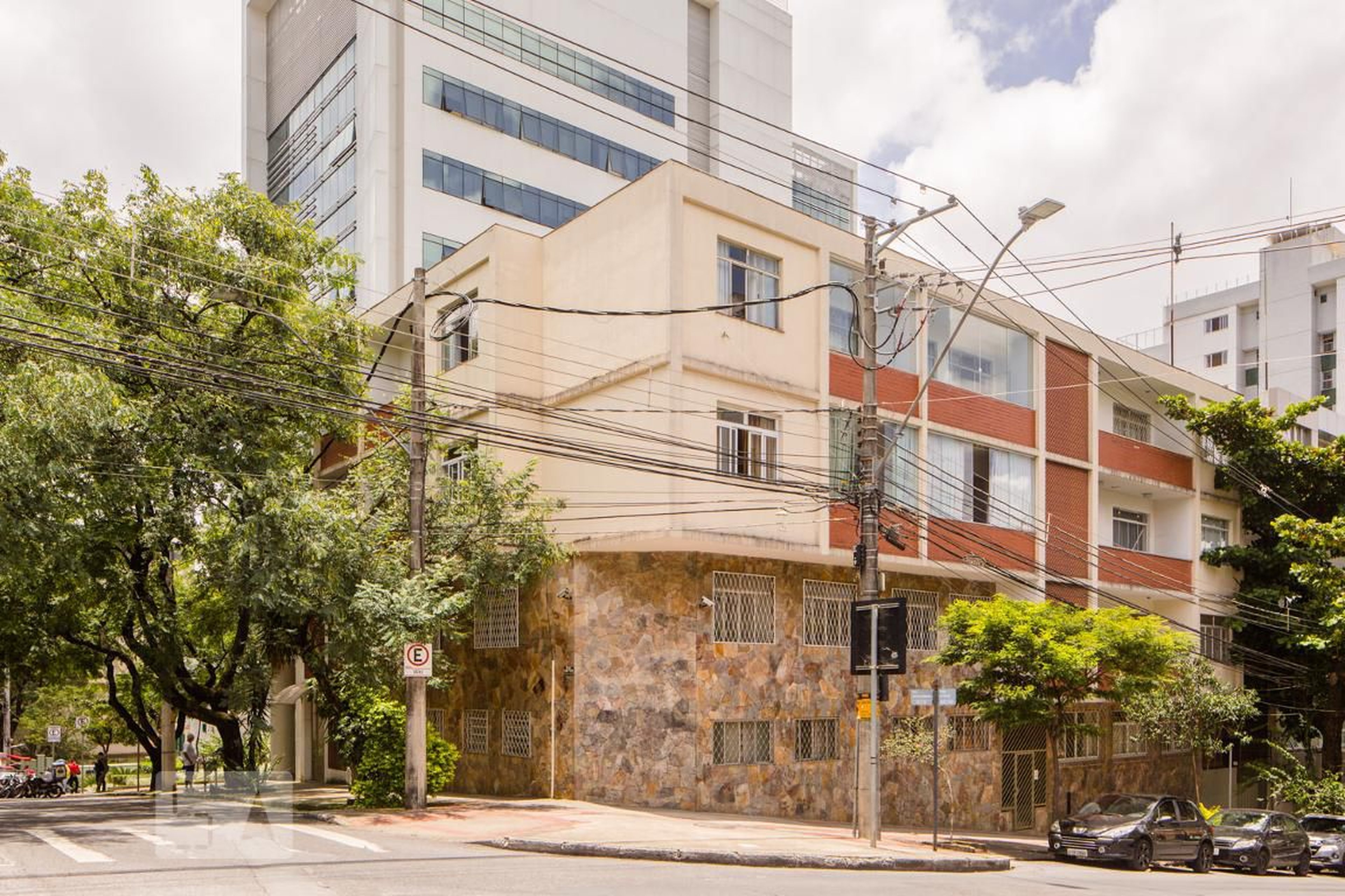 Fachada Condomínio em Rua dos Inconfidentes, 10