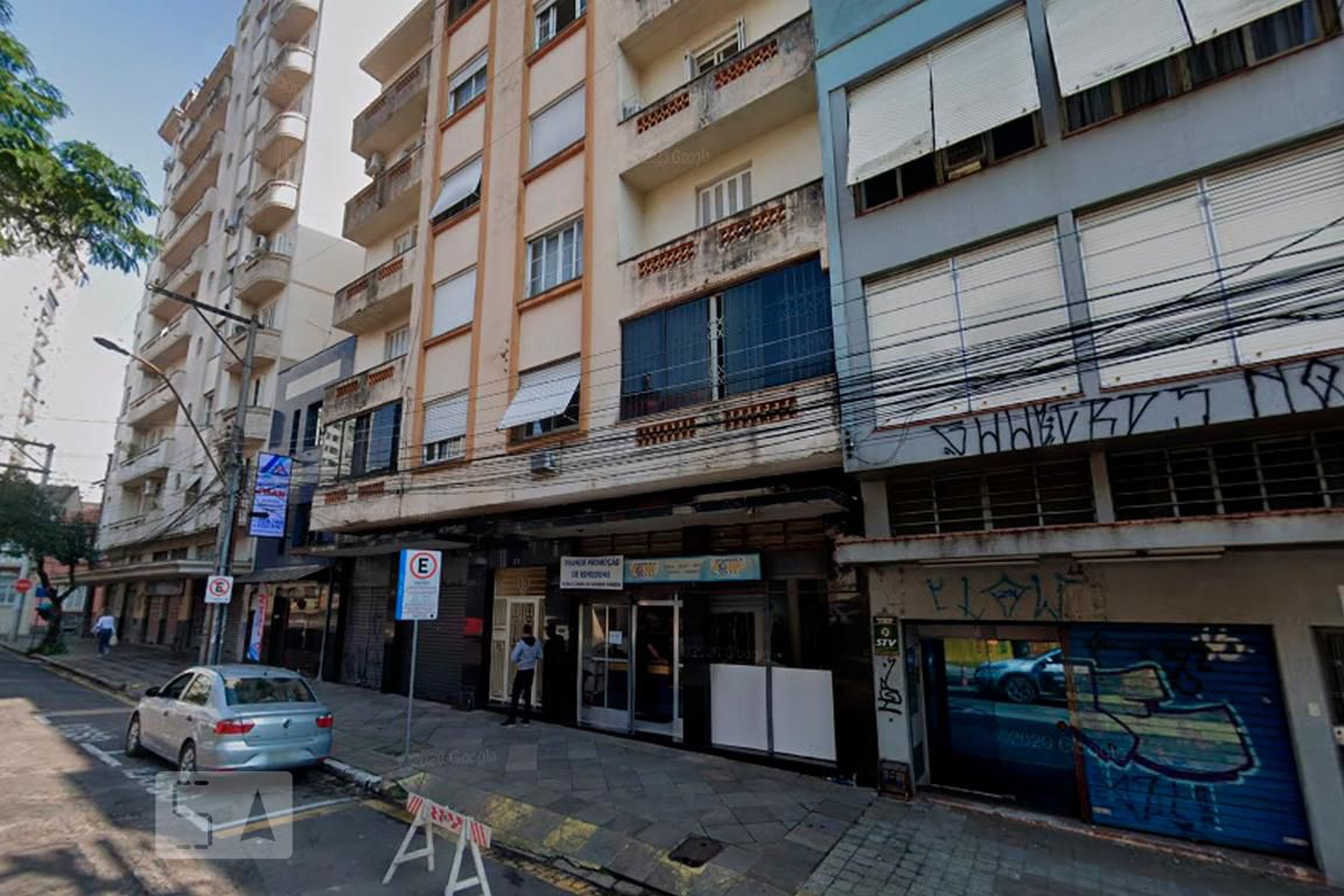 Fachada do Condomínio Edifício Colombo