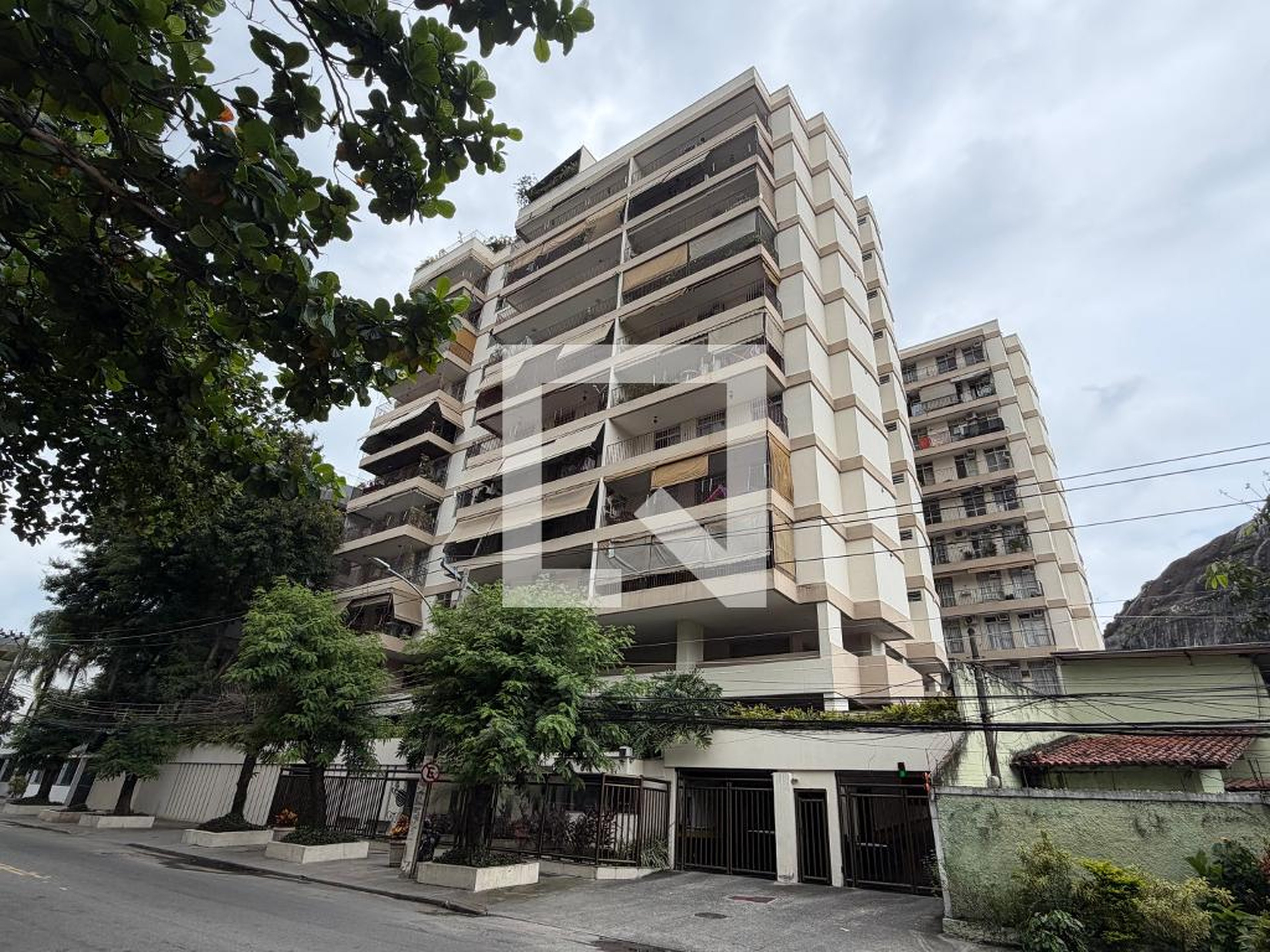 Fachada Edifício Saturno