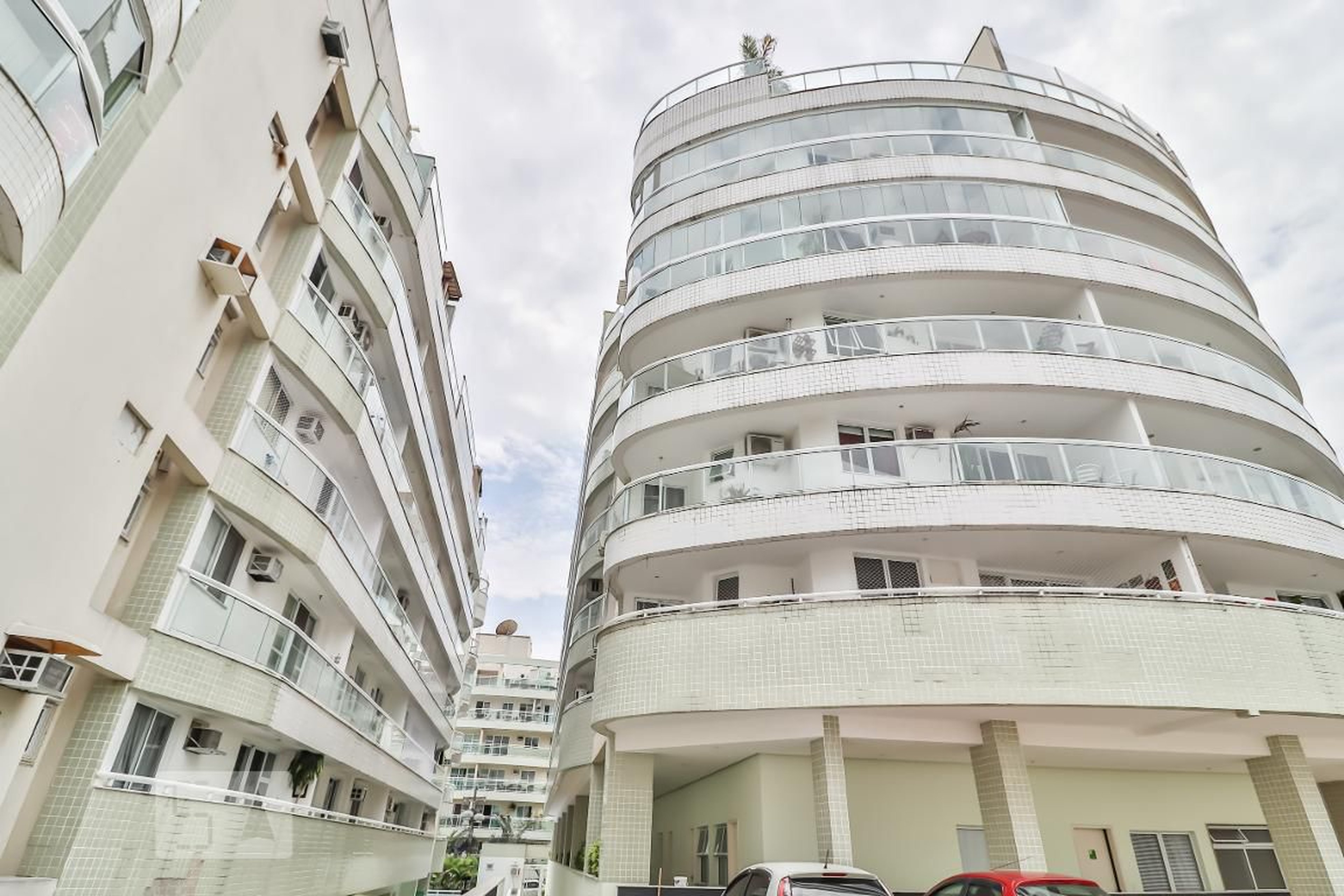 Fachada do Condomínio Condomínio Colors