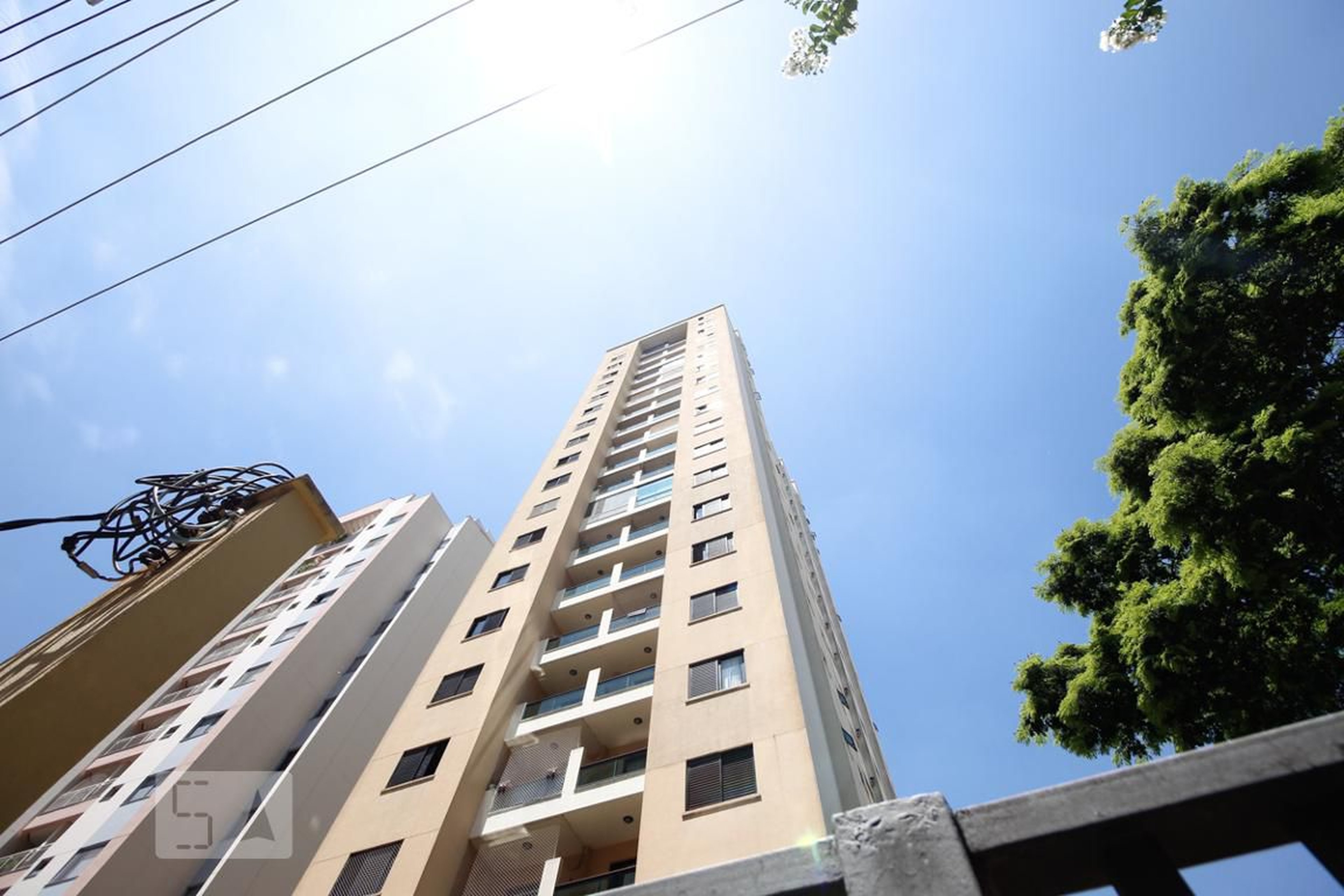 Prédio Condomínio Colinas Tropical