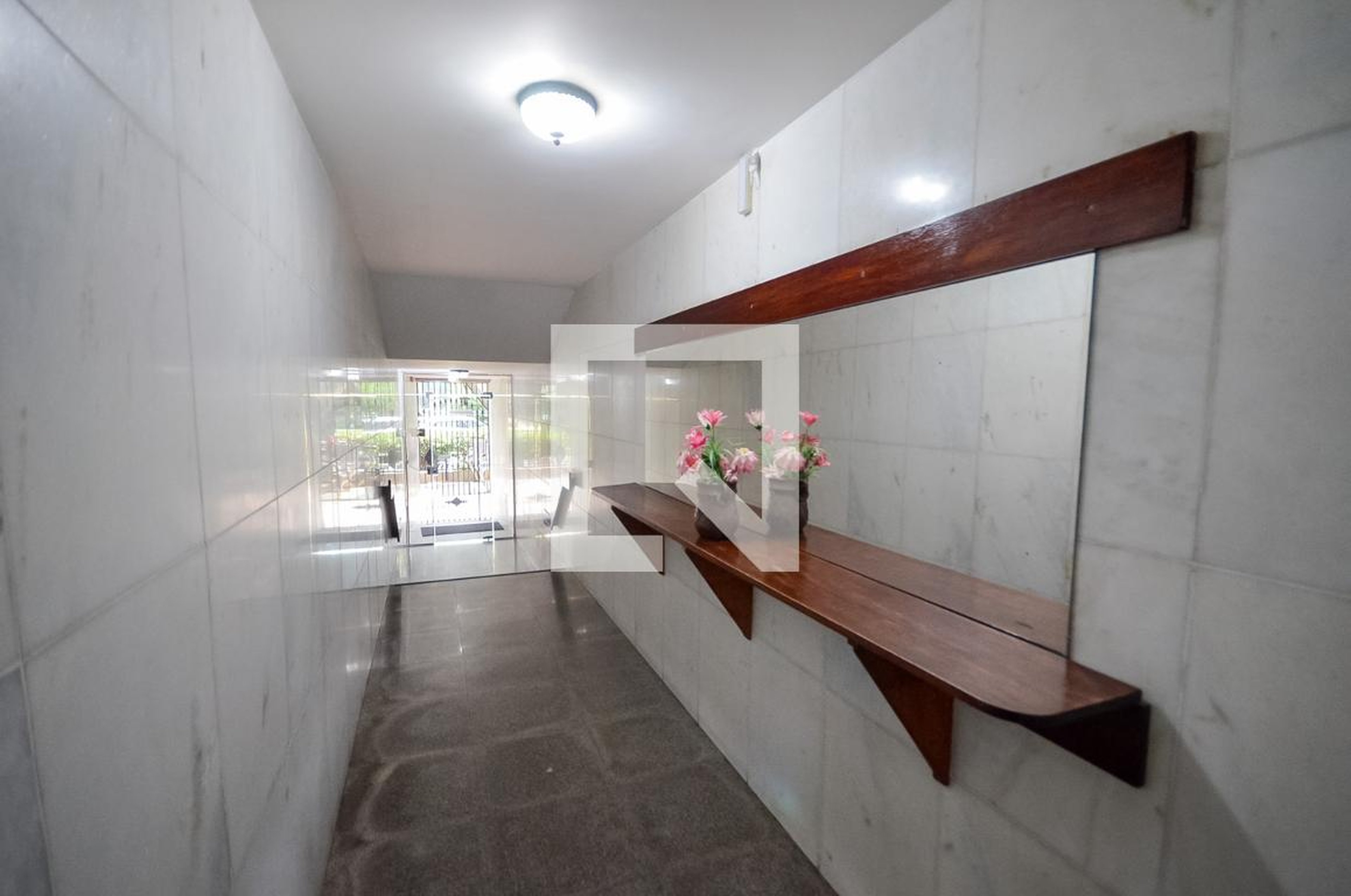 Hall - Quenn Victória