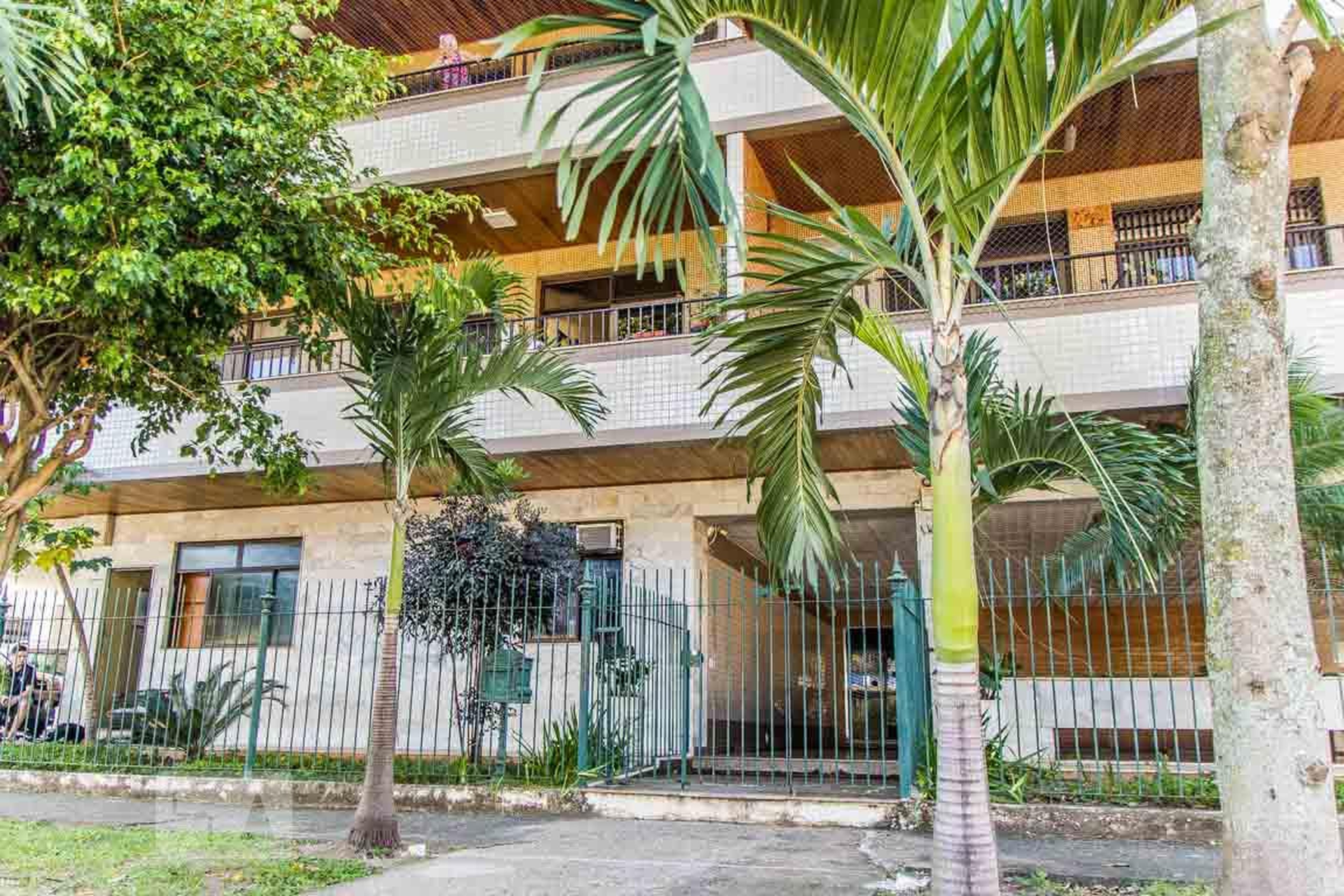 Fachada do Prédio Condomínio em Rua Arriba, 140