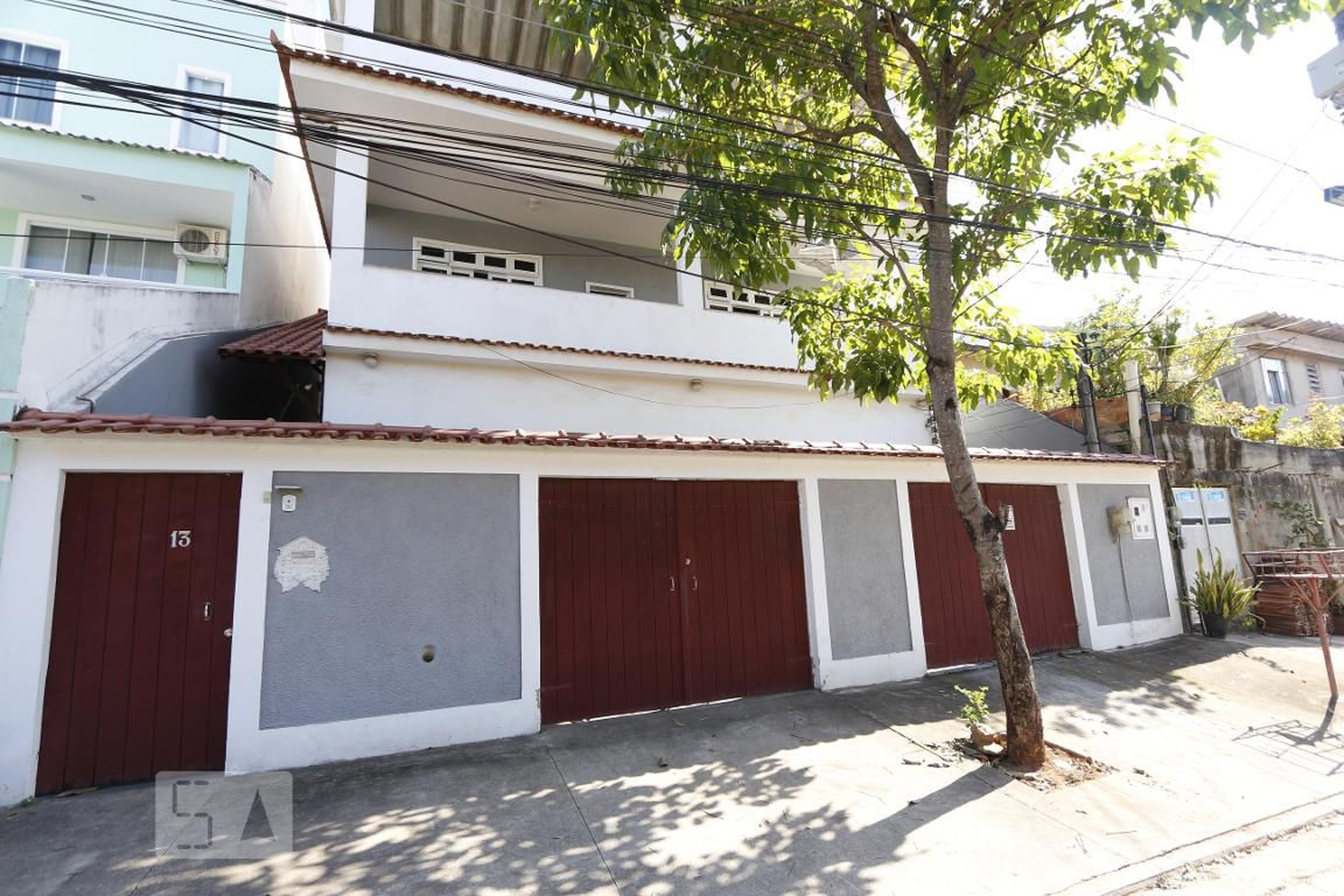 Fachada Condomínio em Rua Herveira, 13