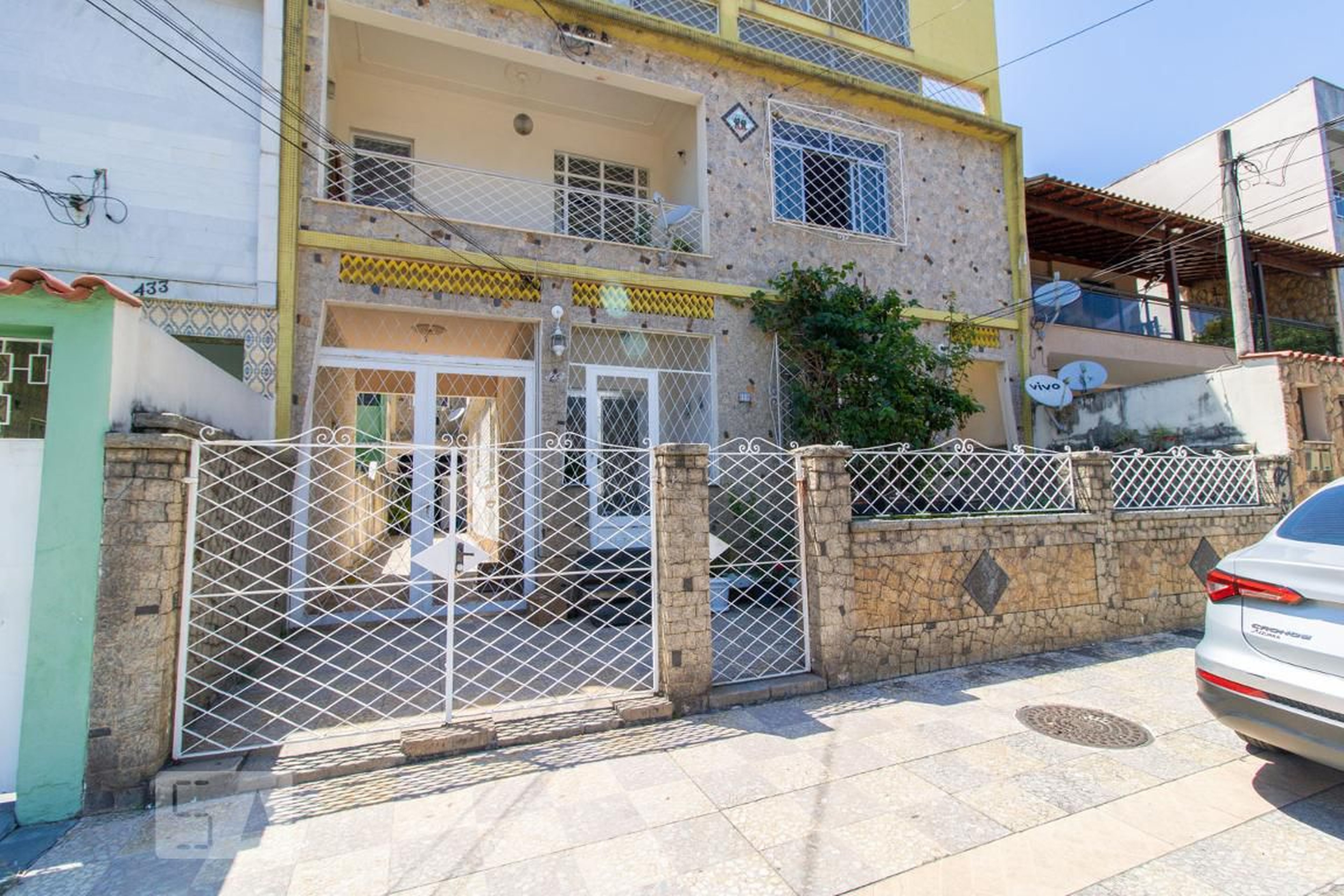 Fachada Condomínio em Rua Engenheiro Edmundo Régis Bitencourt, 443