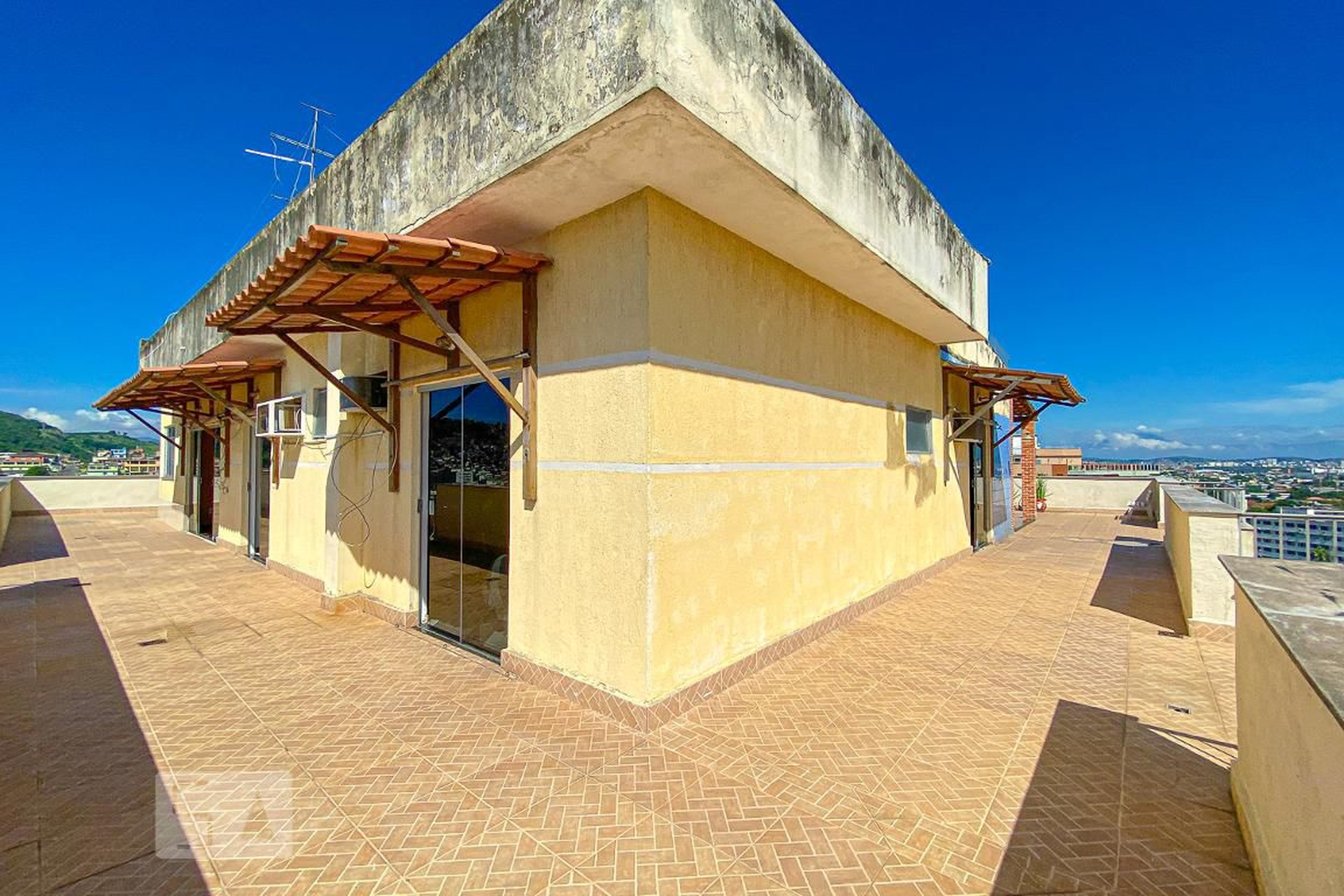 Área Externa - Glória Maria