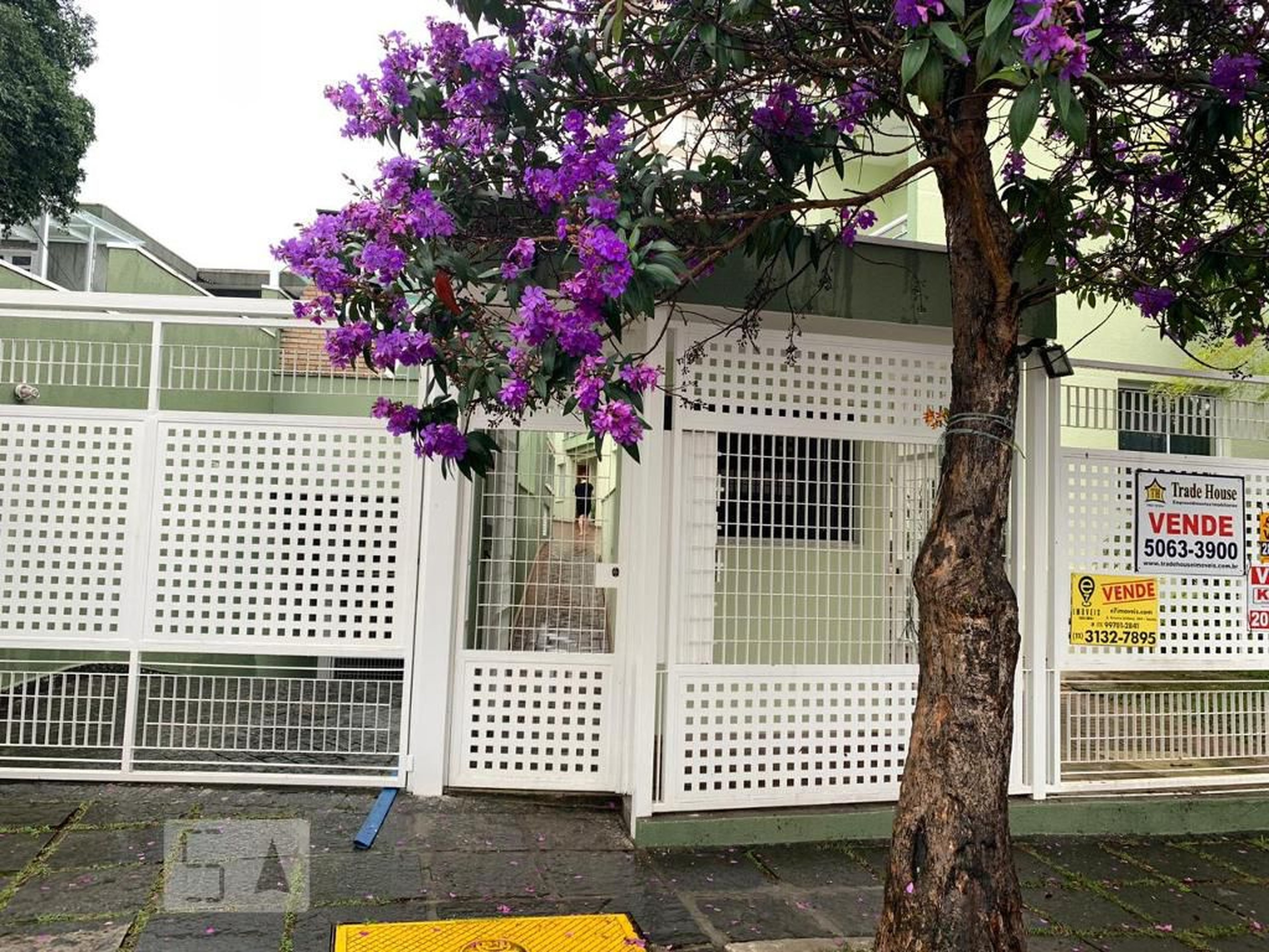 Fachada Condomínio em Rua Patuaí, 63