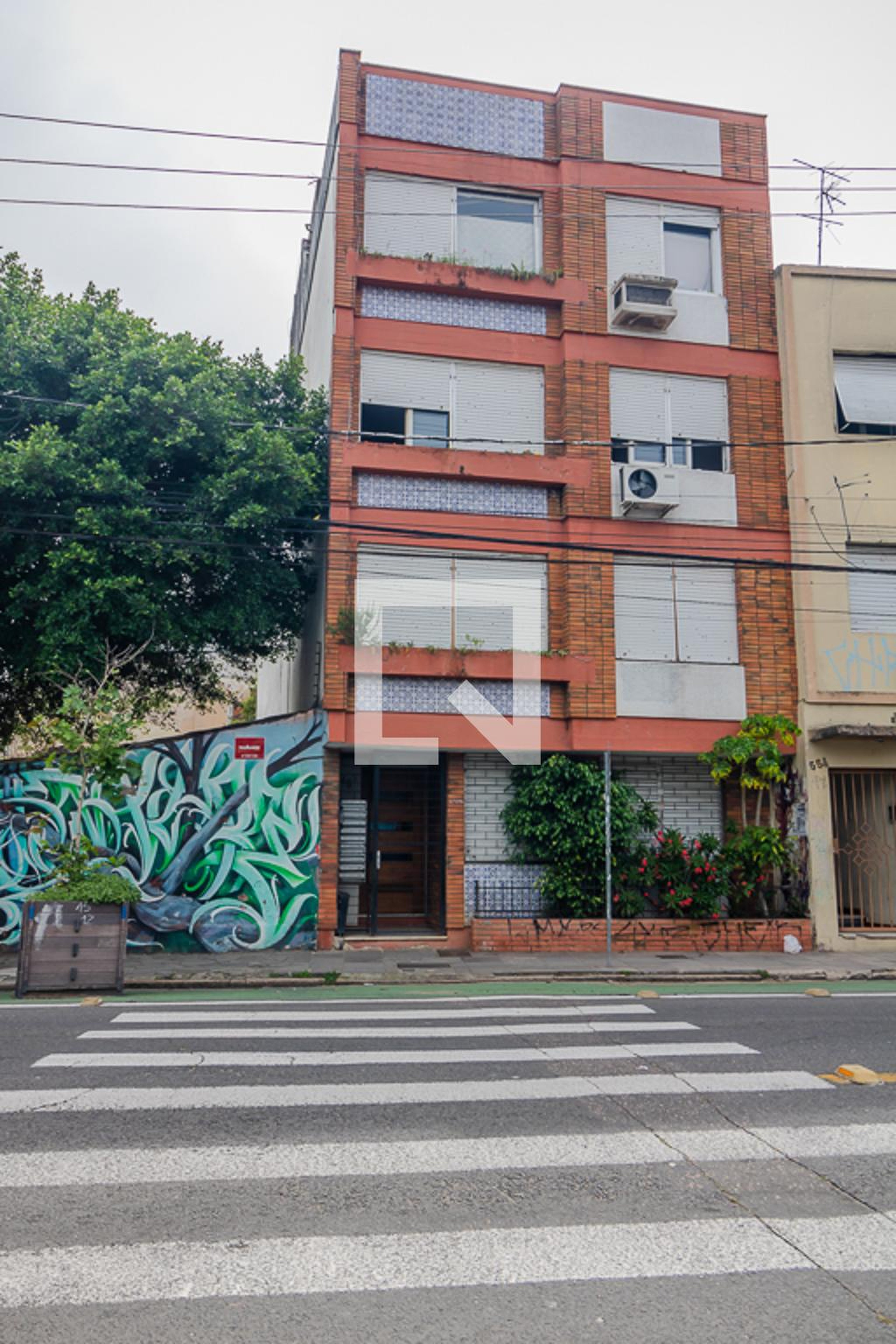 Fachada Condomínio em Rua João Alfredo, 548