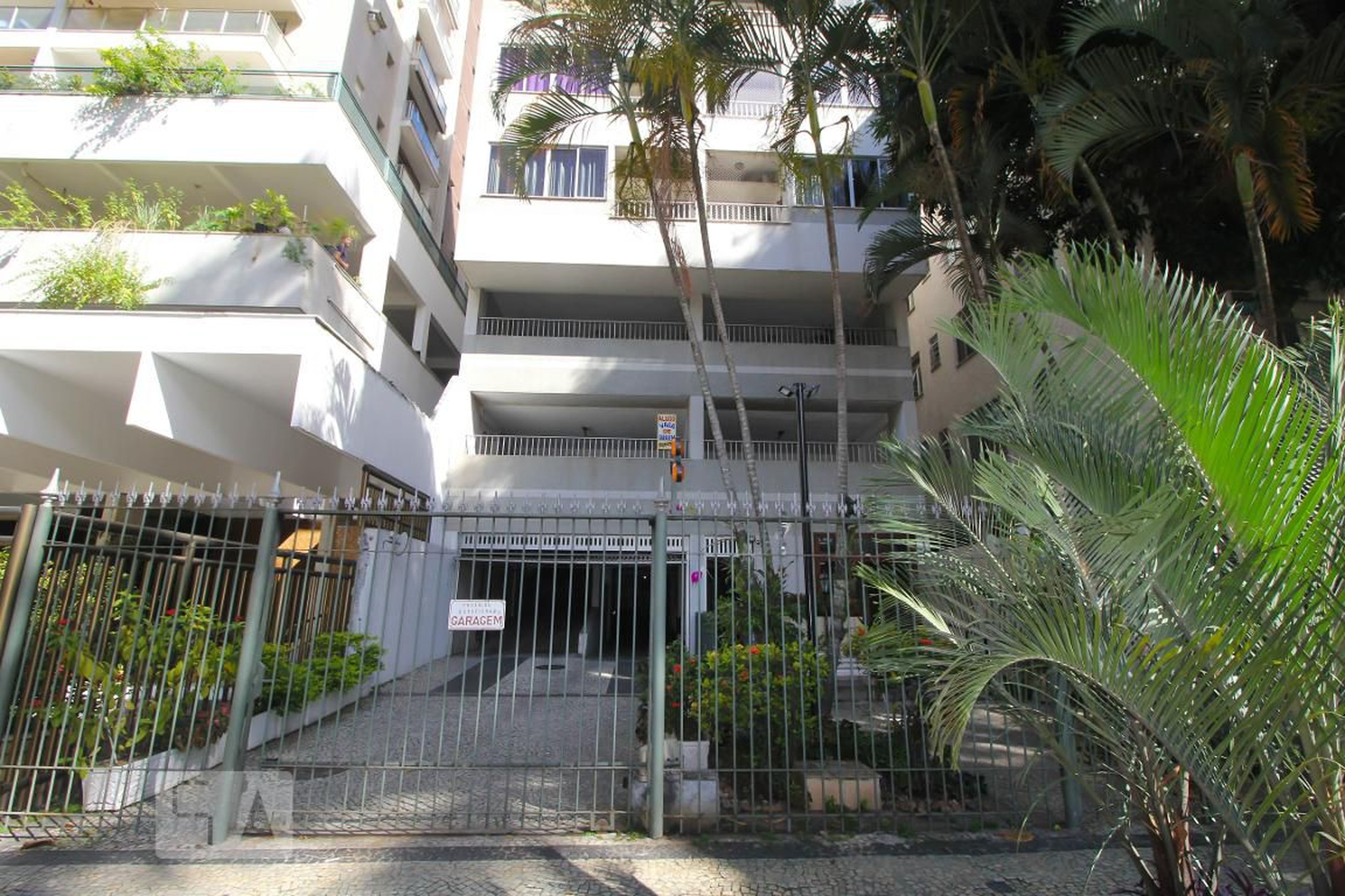 Entrada do prédio - Edifício Margacelo