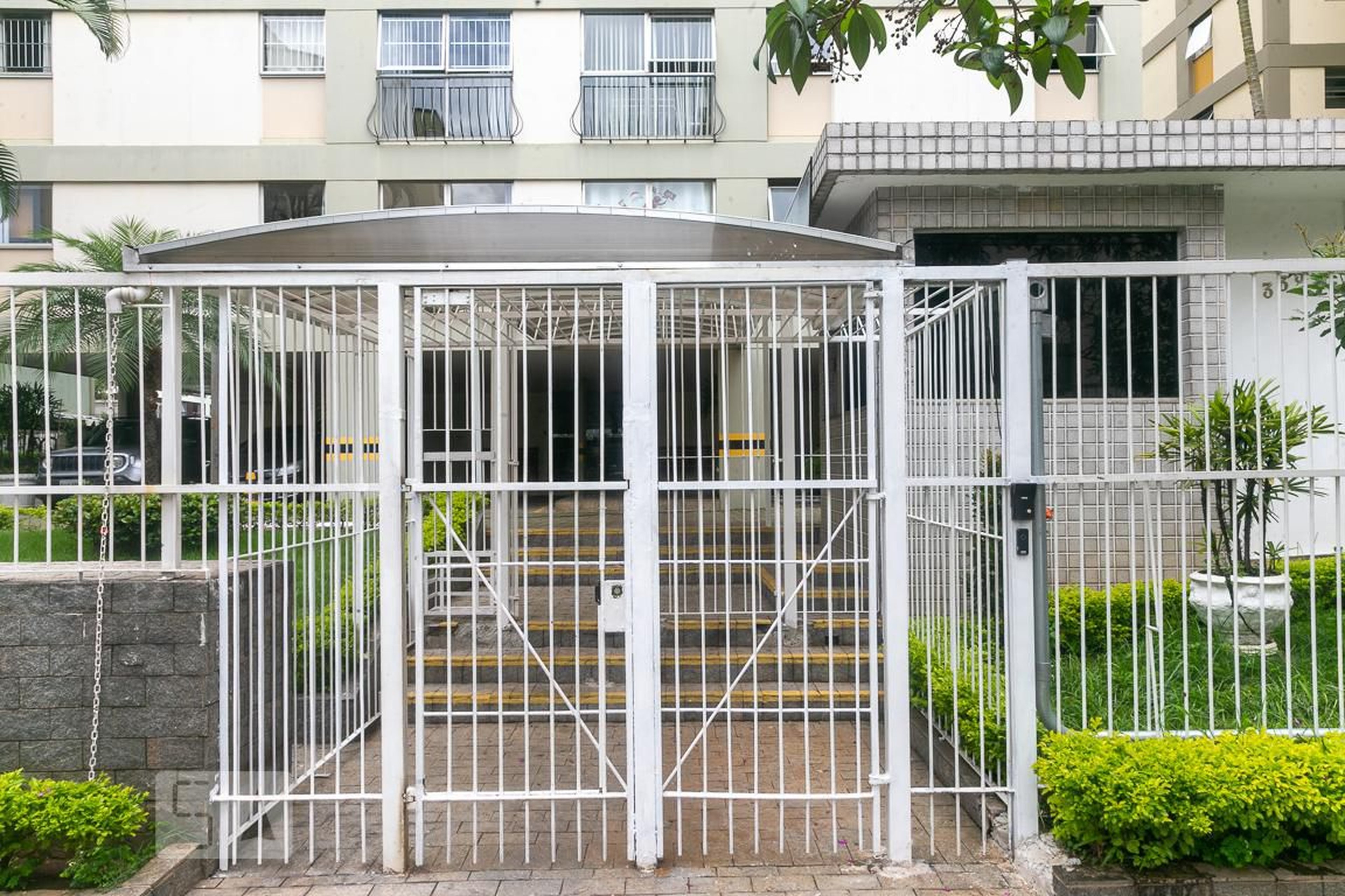 Fachada do Condomínio Condomínio Atibaia