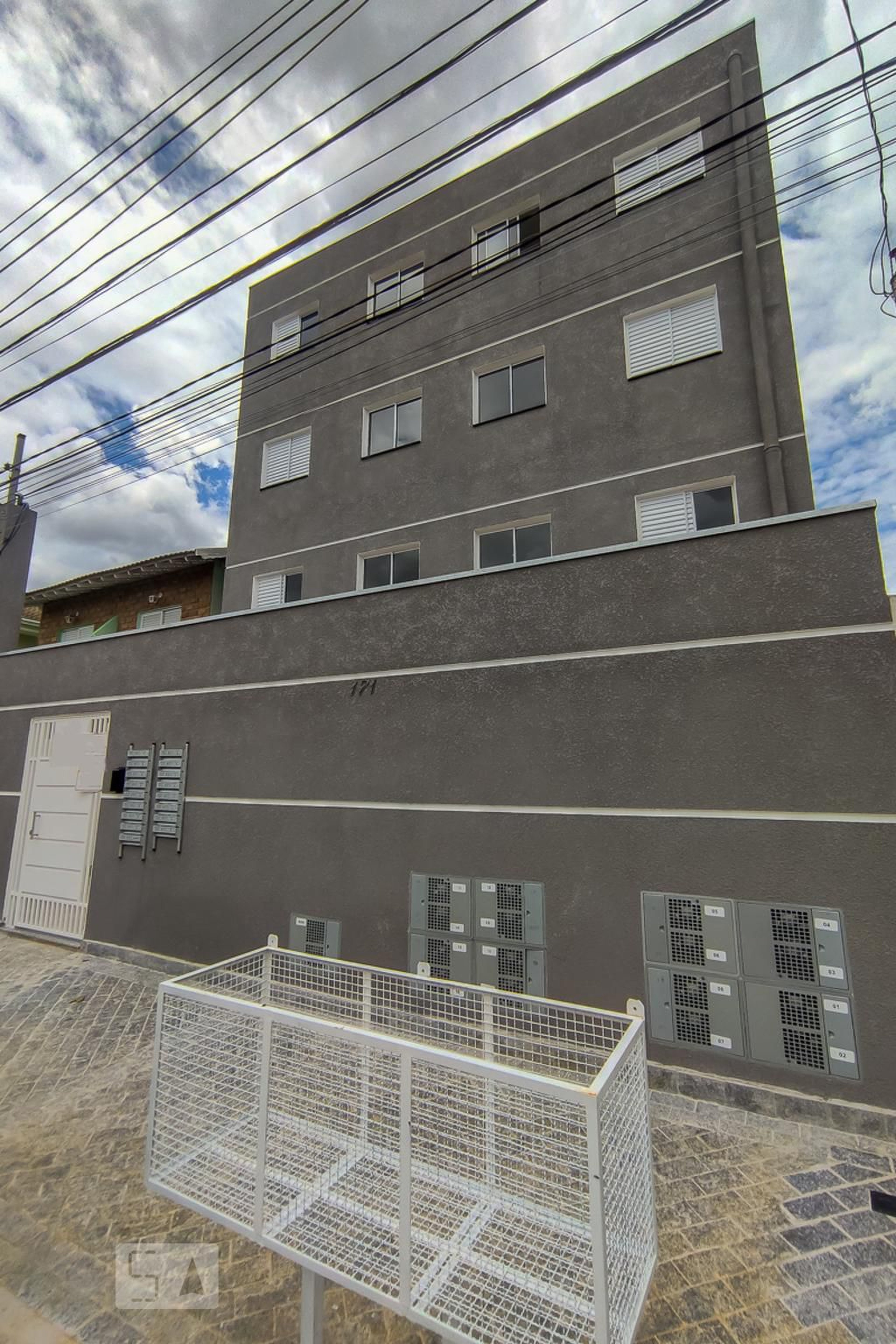 Fachada Condomínio em Rua Amadeu da Ressurreição, 171