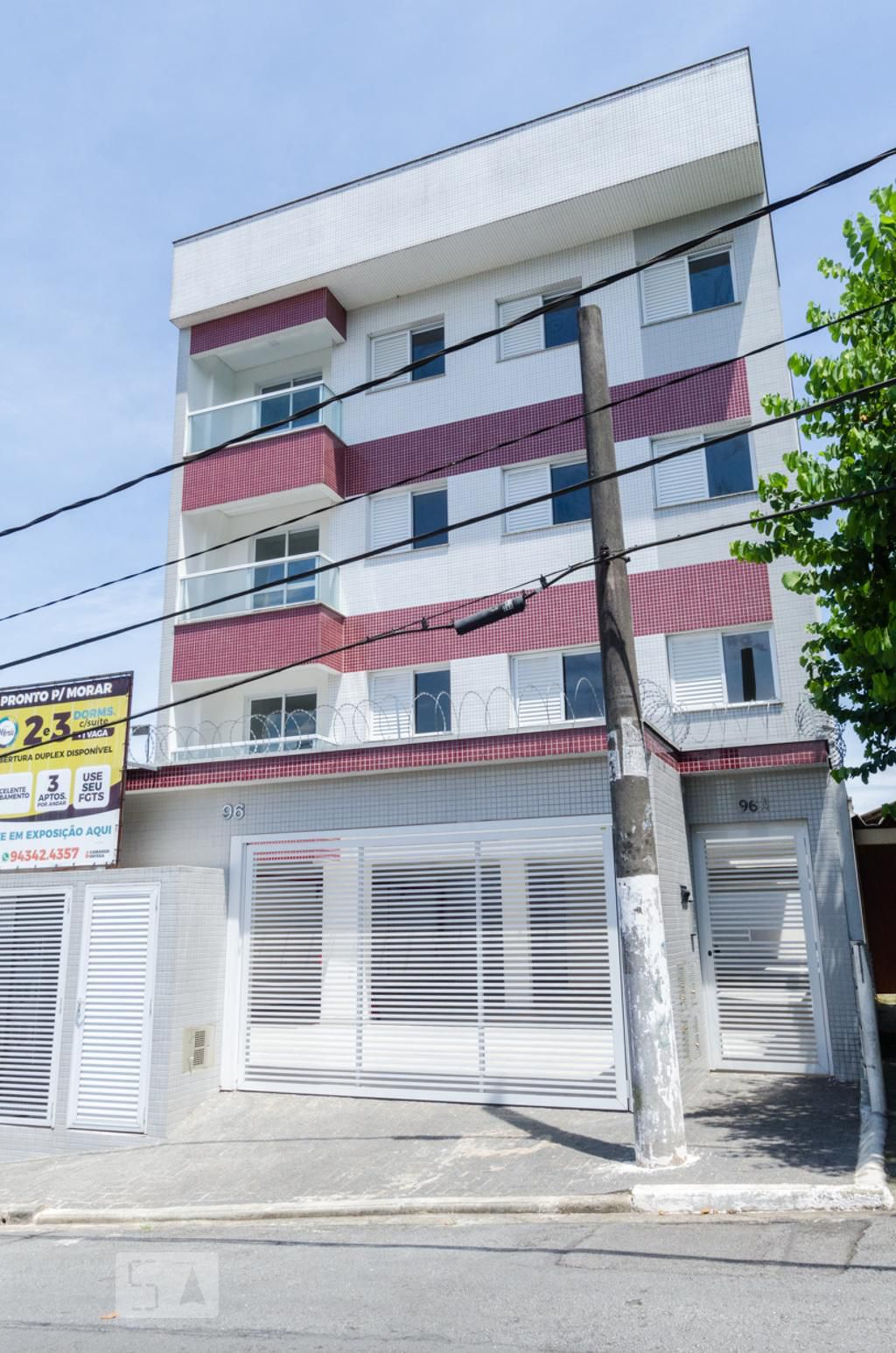 Fachada Condomínio em Rua São Vicente, 96