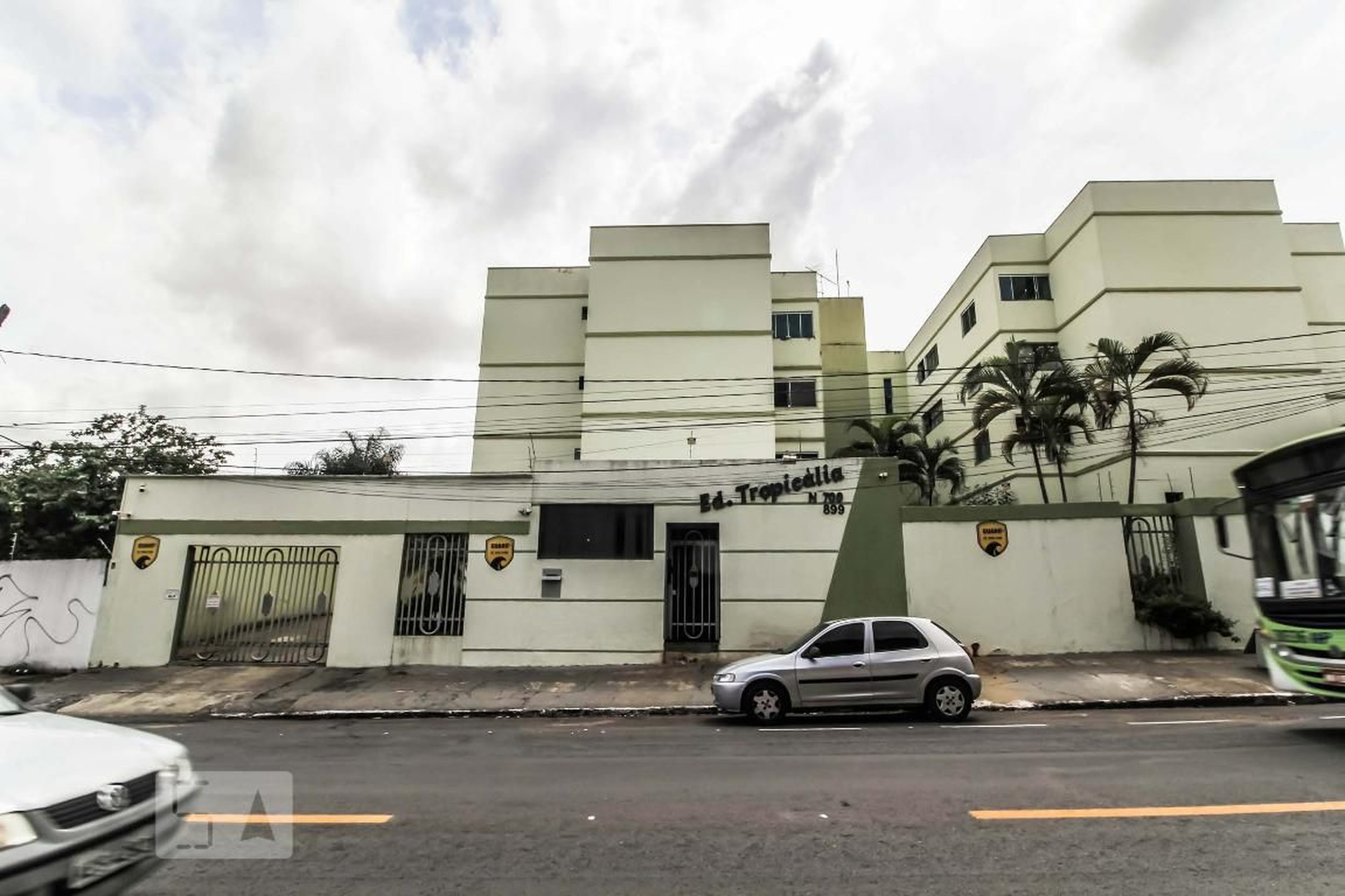 Fachada do Condomínio Edifício Tropicalia