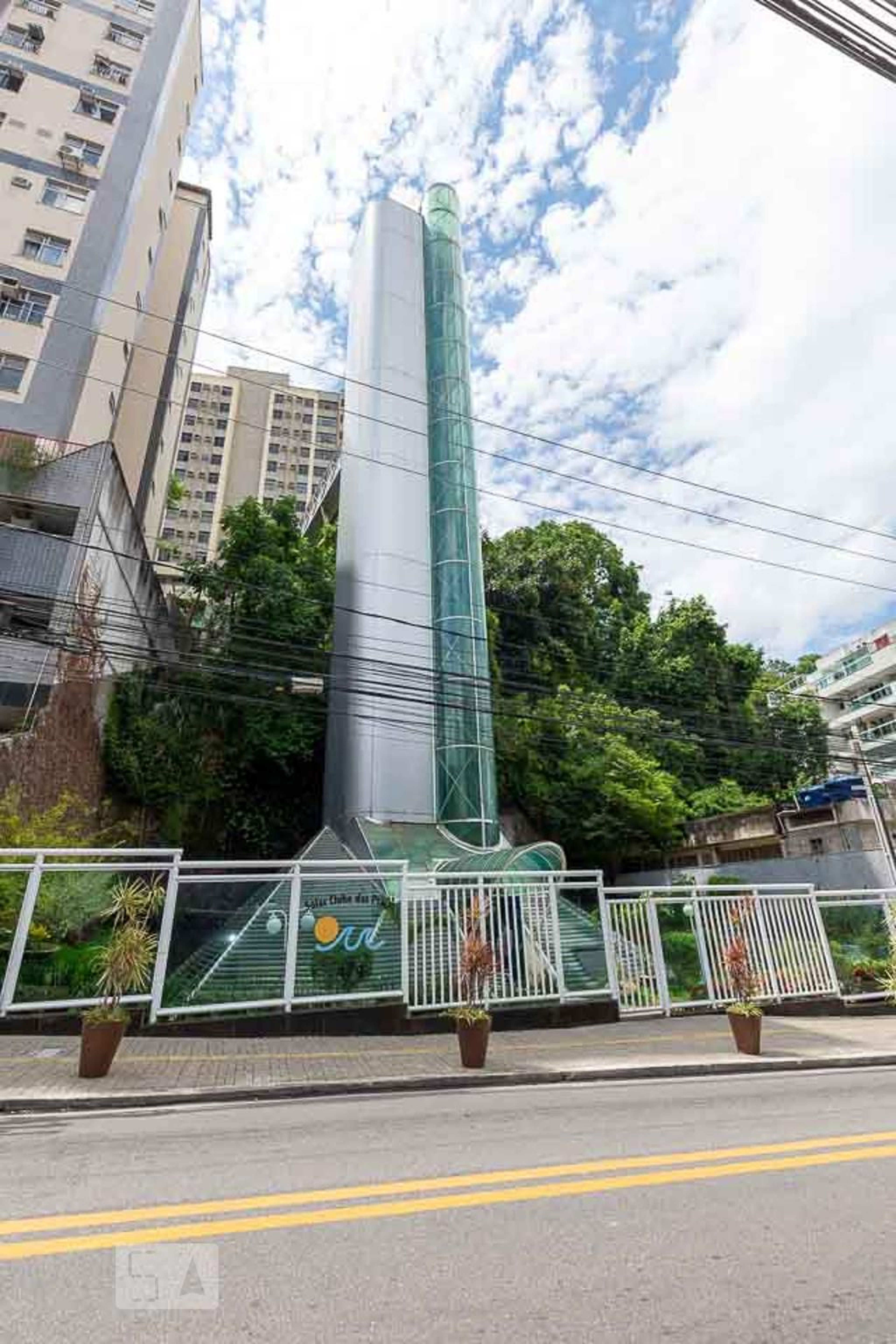 Fachada Condomínio em Rua Fagundes Varela, 492