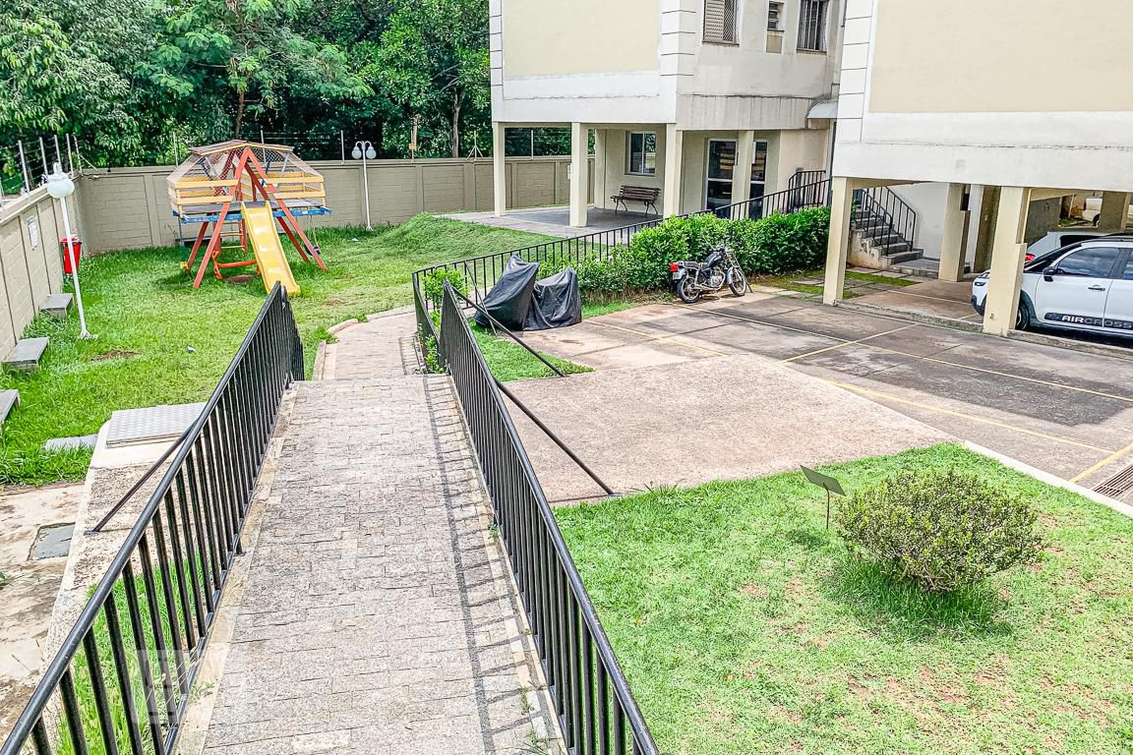 Condomínio - Residencial Carina