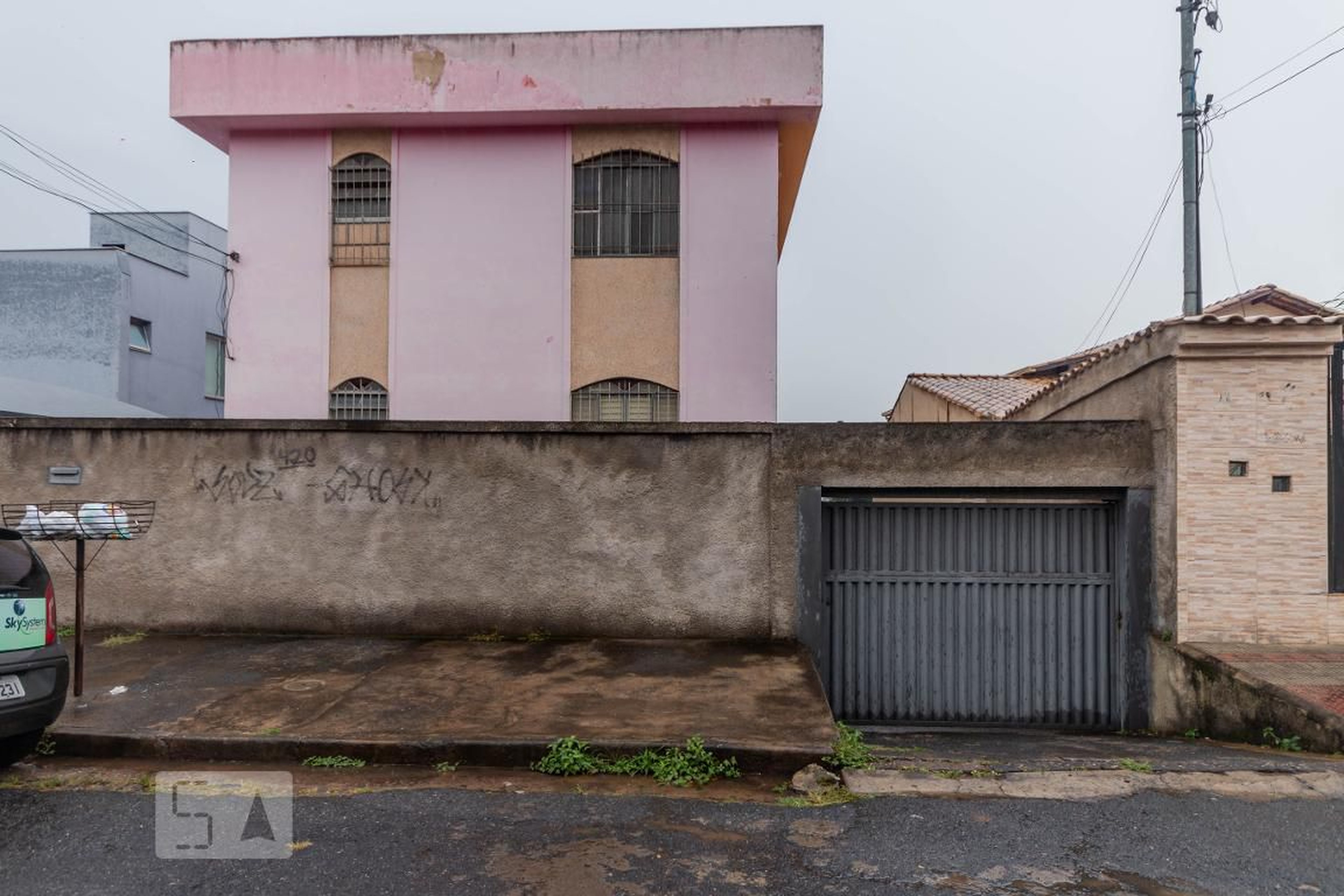 Fachada Condomínio em Rua José Teixeira de Araújo, 120