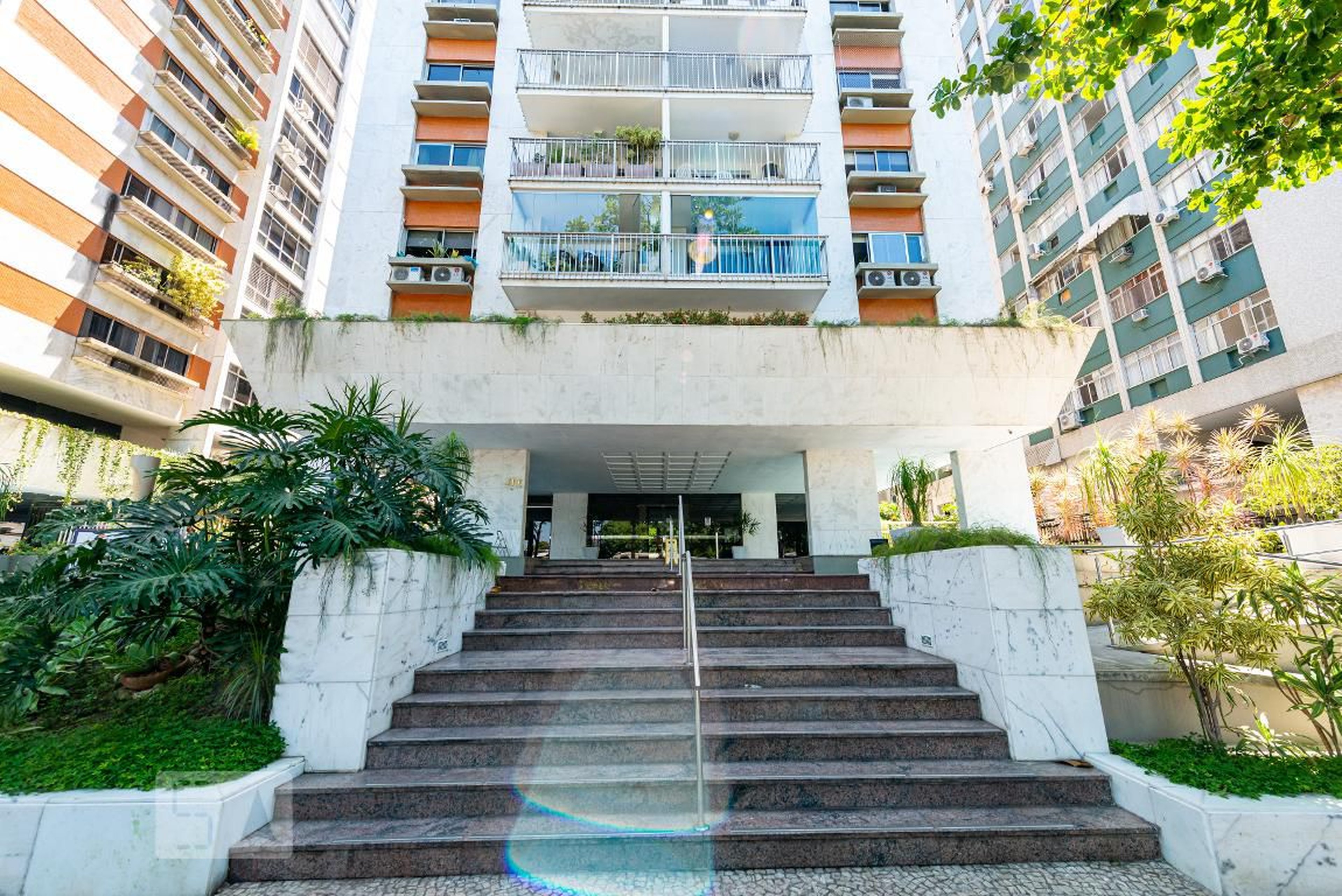 Fachada Edifício Lugano