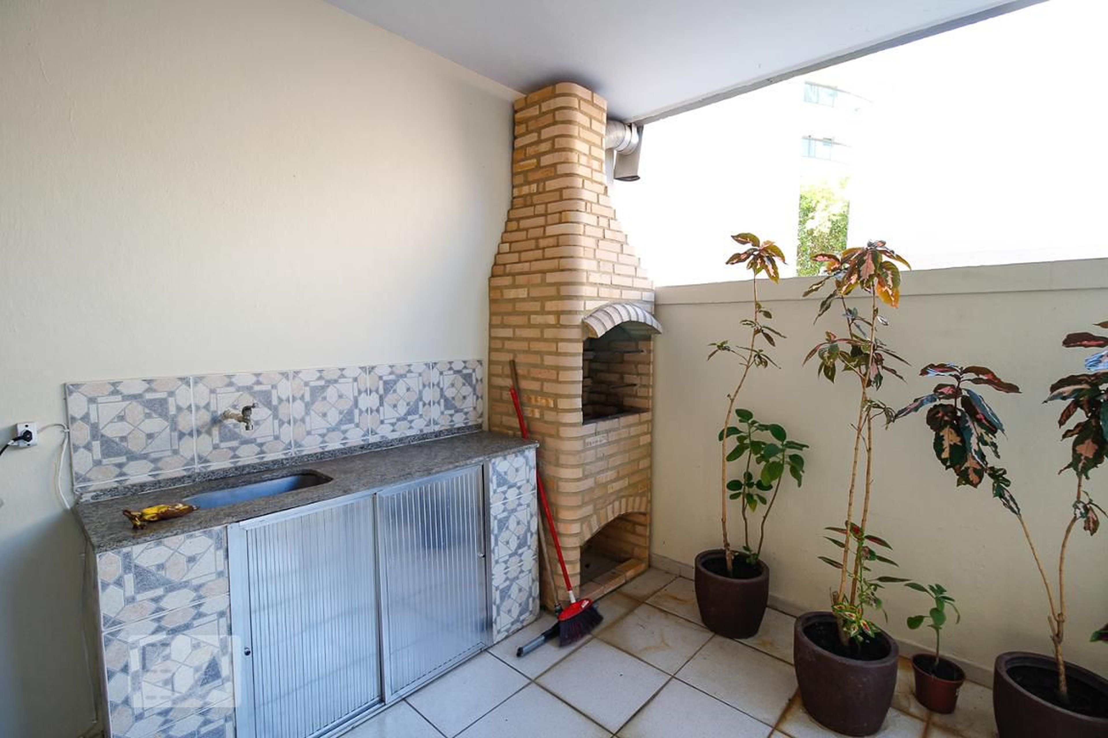 Churrasqueira - Edifício Arco-Iris