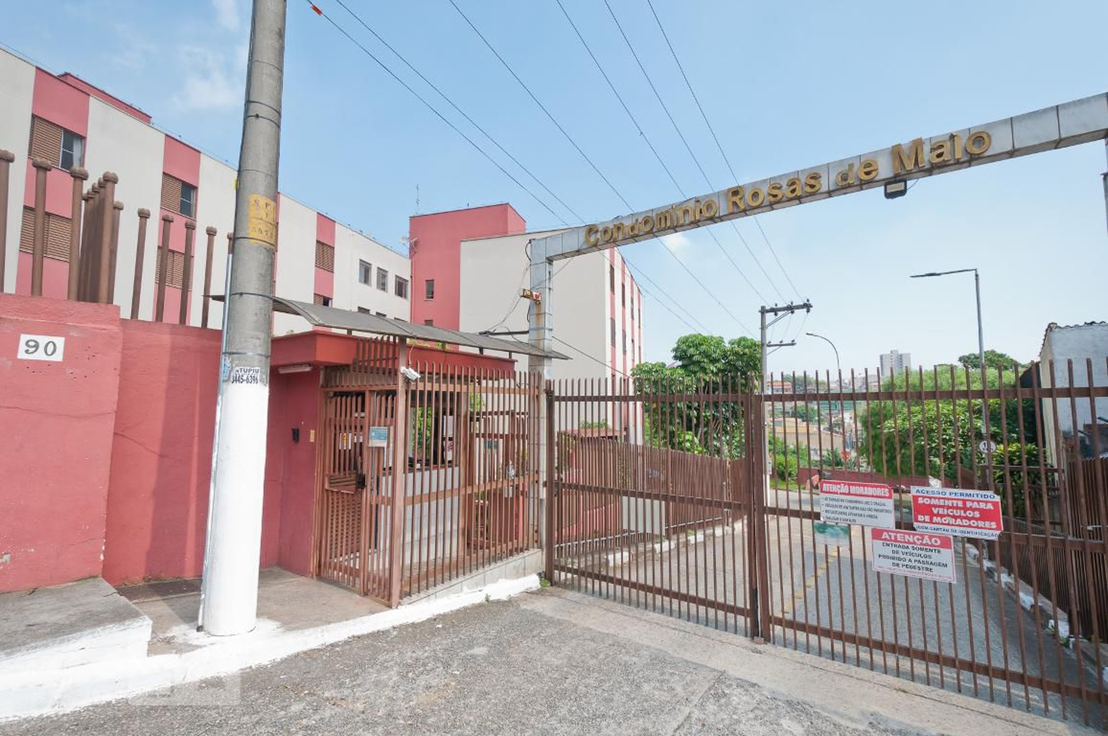 Fachada do Condomínio Residencial Rosas de Maio