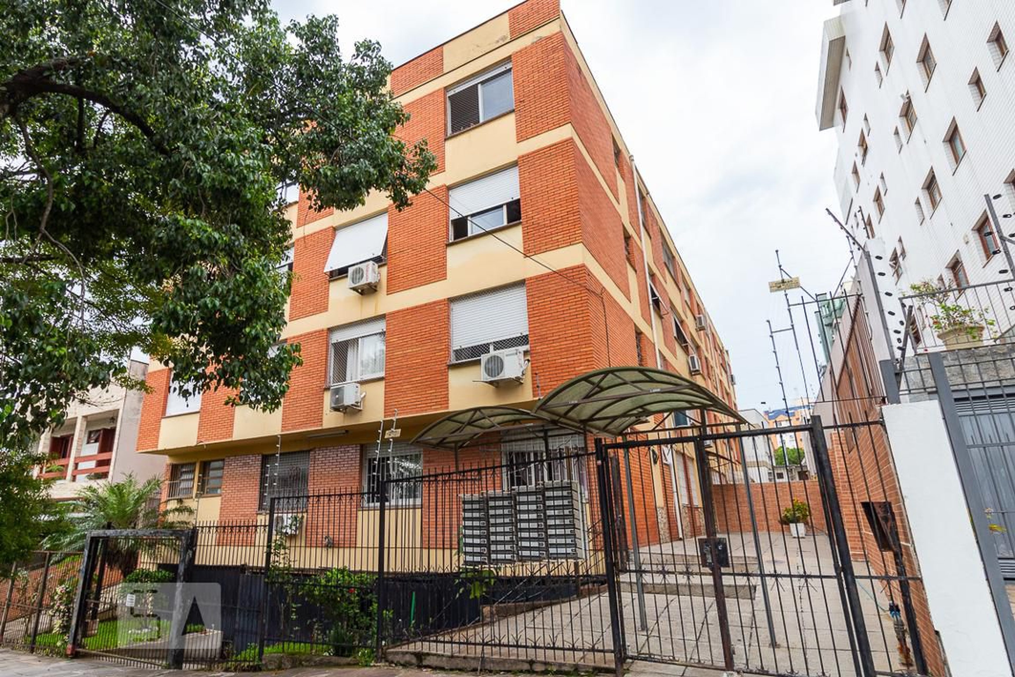 Fachada Condomínio em Avenida Bernardi, 40