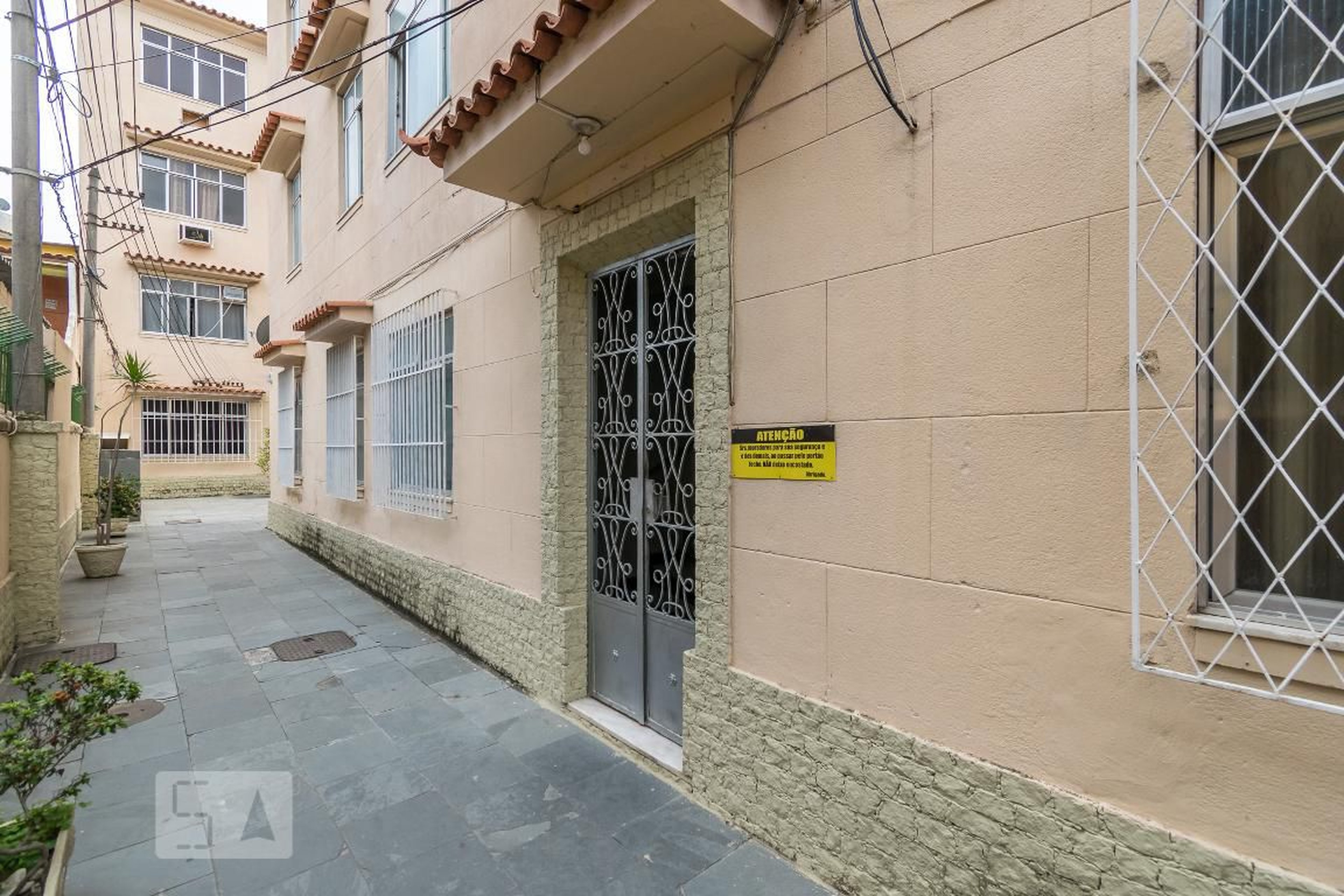 Entrada do prédio - Edifício Pereira Pinto