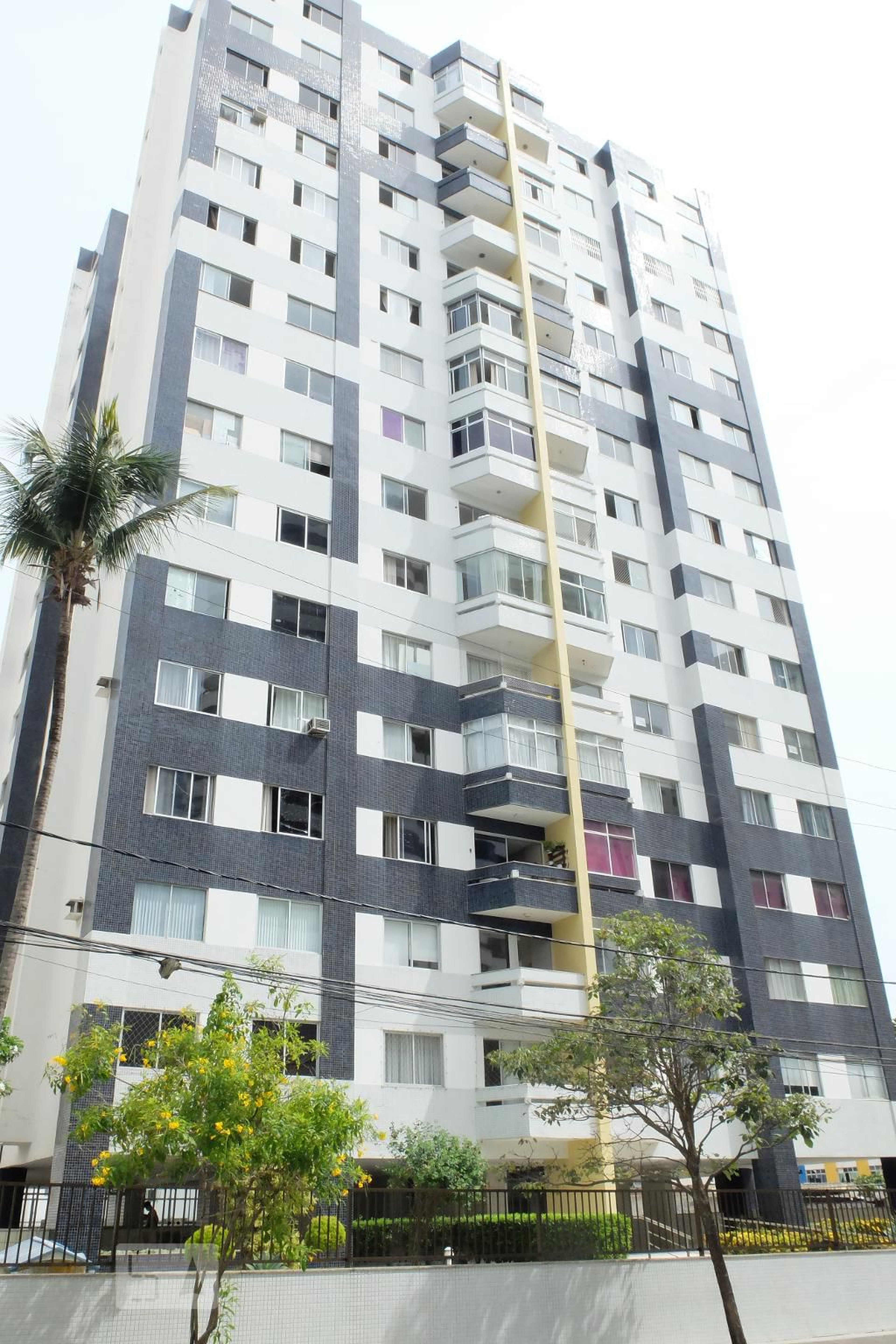 Fachada Condomínio em Rua Jornalista Joaquim Ferraro Nascimento, 102